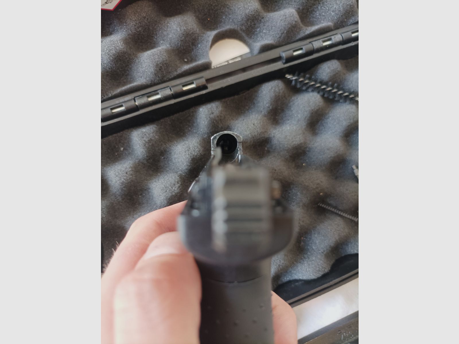 P22 Schreckschuss prêt avec 50 cartouches à blanc