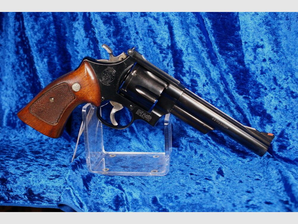 Smith & Wesson	 29