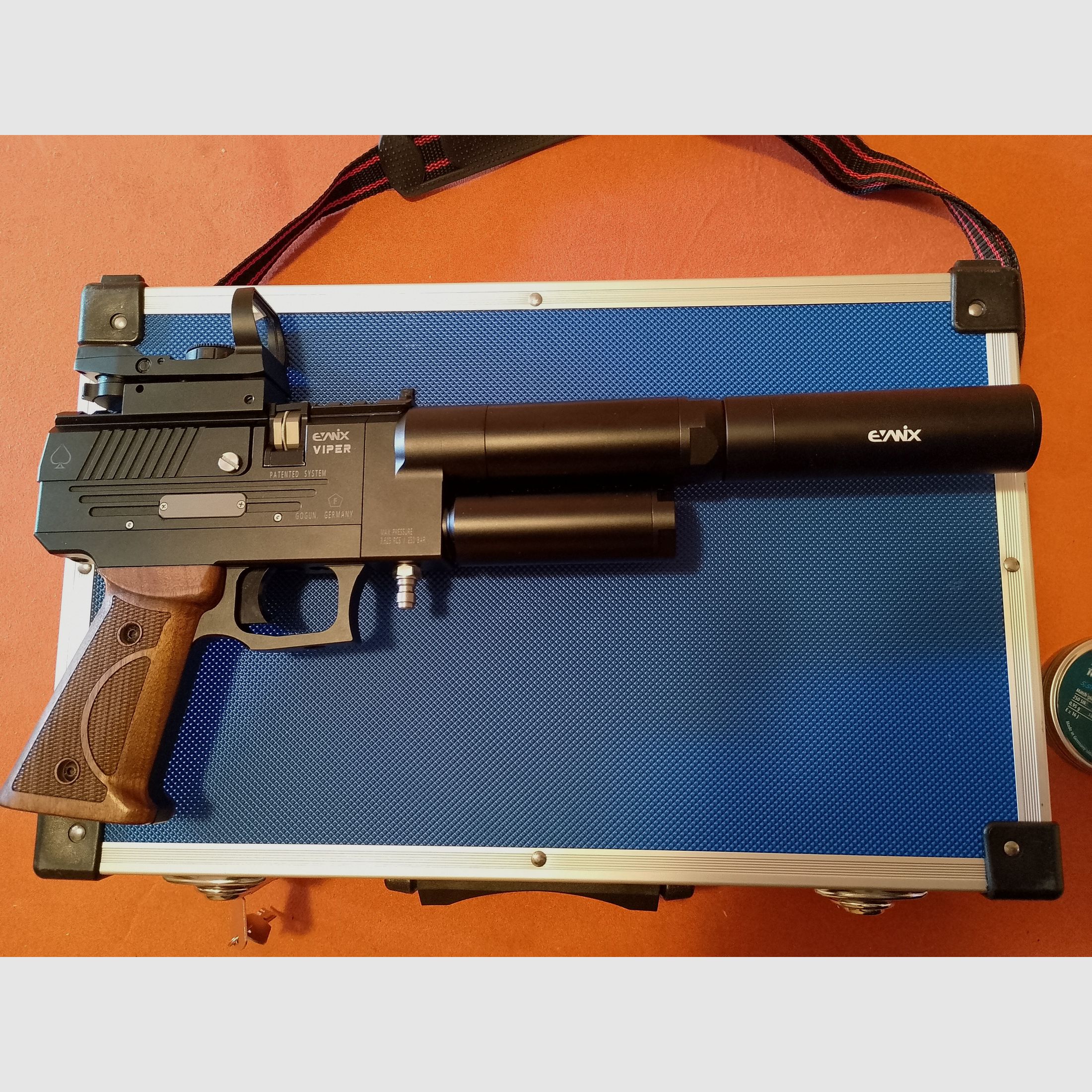 Evanix Viper F-Serie Cal .22 Sehr guter Zustand Komplettset mit Schalldämpfer & Koffer
