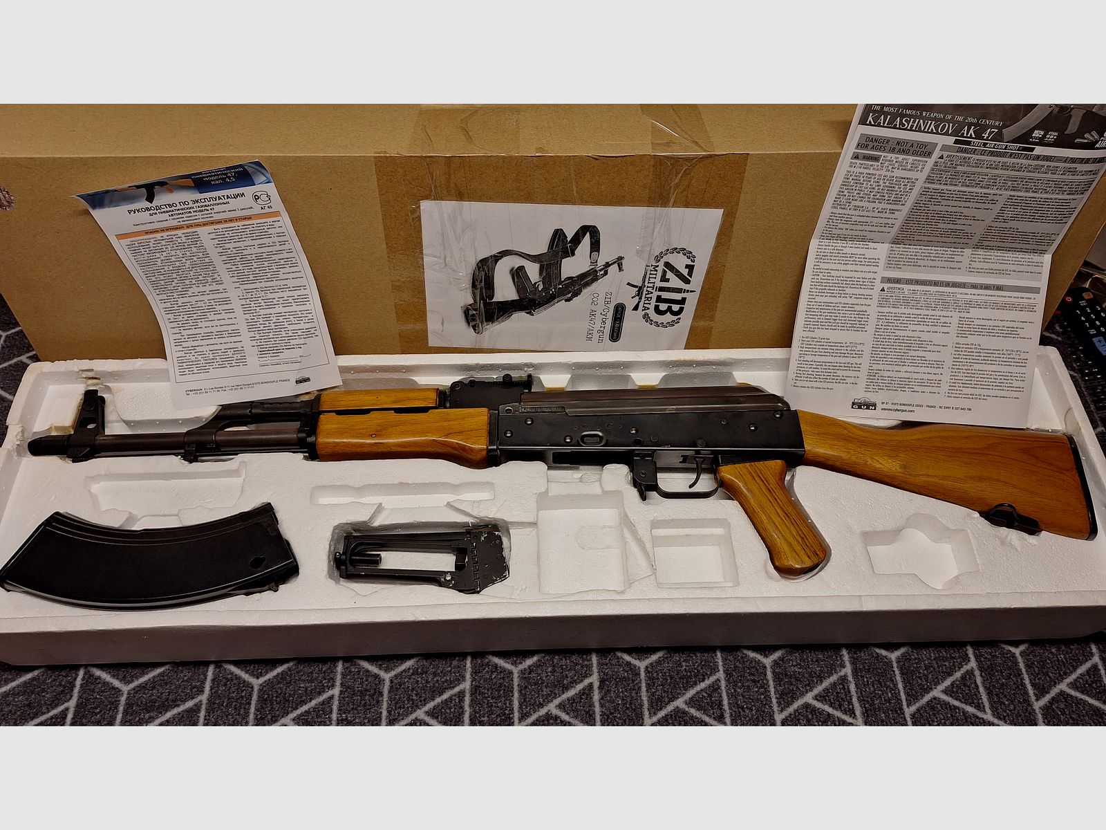 Kalashnikov AK47 4.5mm BB Co2 NEW!