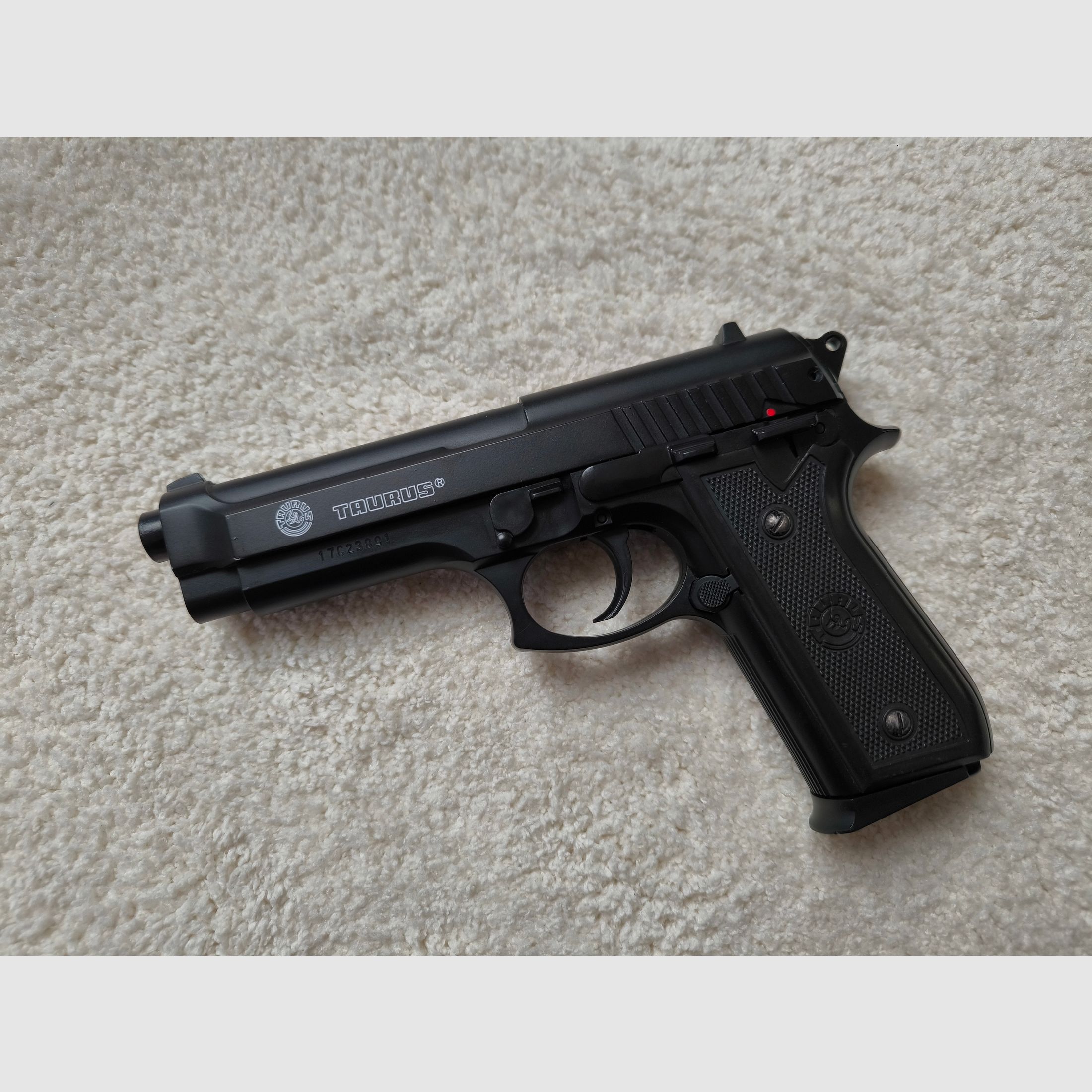 Taurus PT92 AF // 0,5Joule Softair