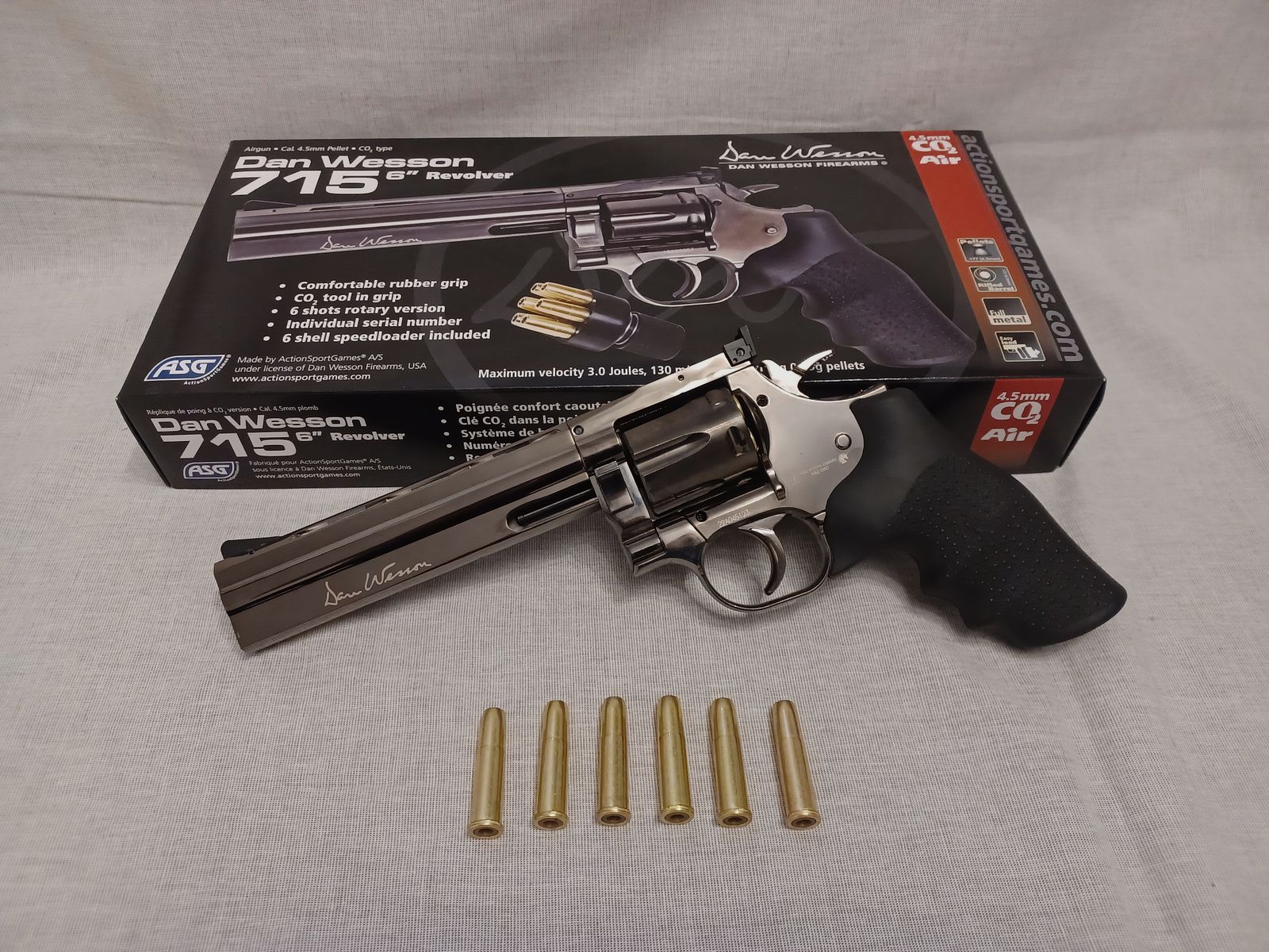 Dan Wesson 715 - 6" stahlgrau / 4,5 mm Diabolo / CO2 / Revolver / OVP (122)