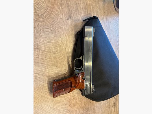 Smith & Wesson Model 41 (.22 lfb./.22 LR) – estado excelente