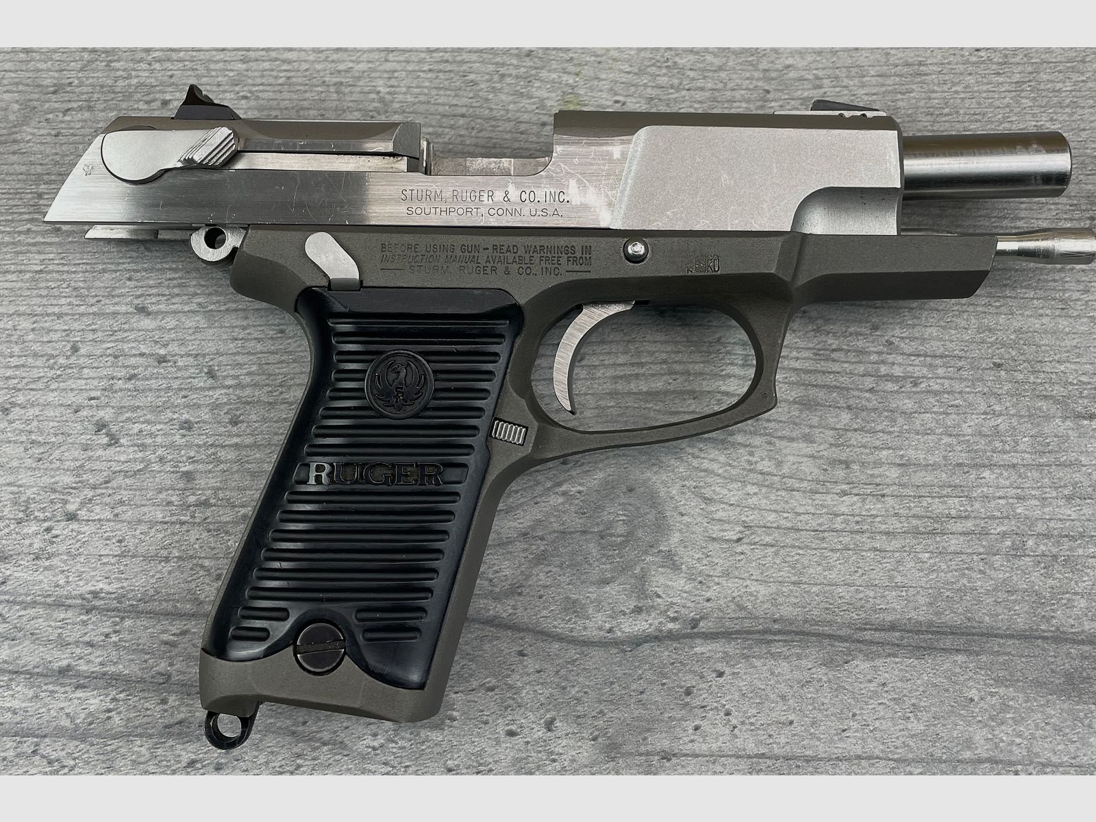 Ruger P90 DC Kal.: .45 ACP halbautomatische Pistole