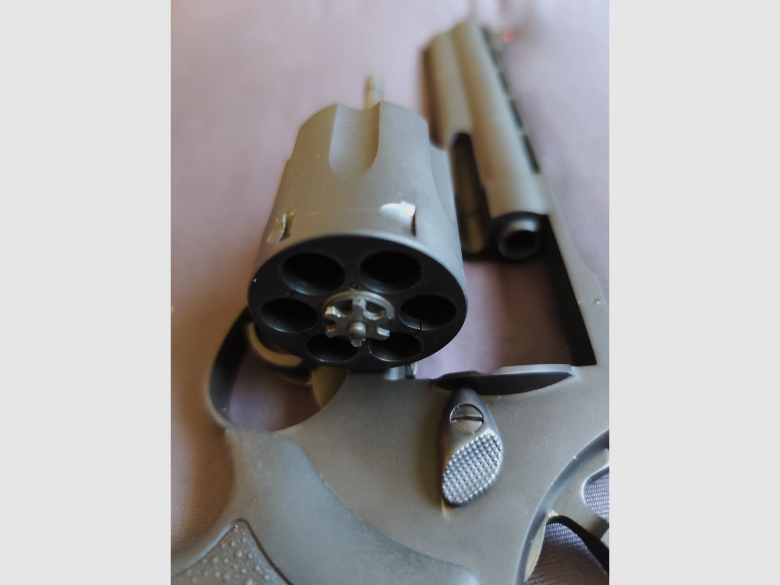 Revólver Taurus 6 pulgadas