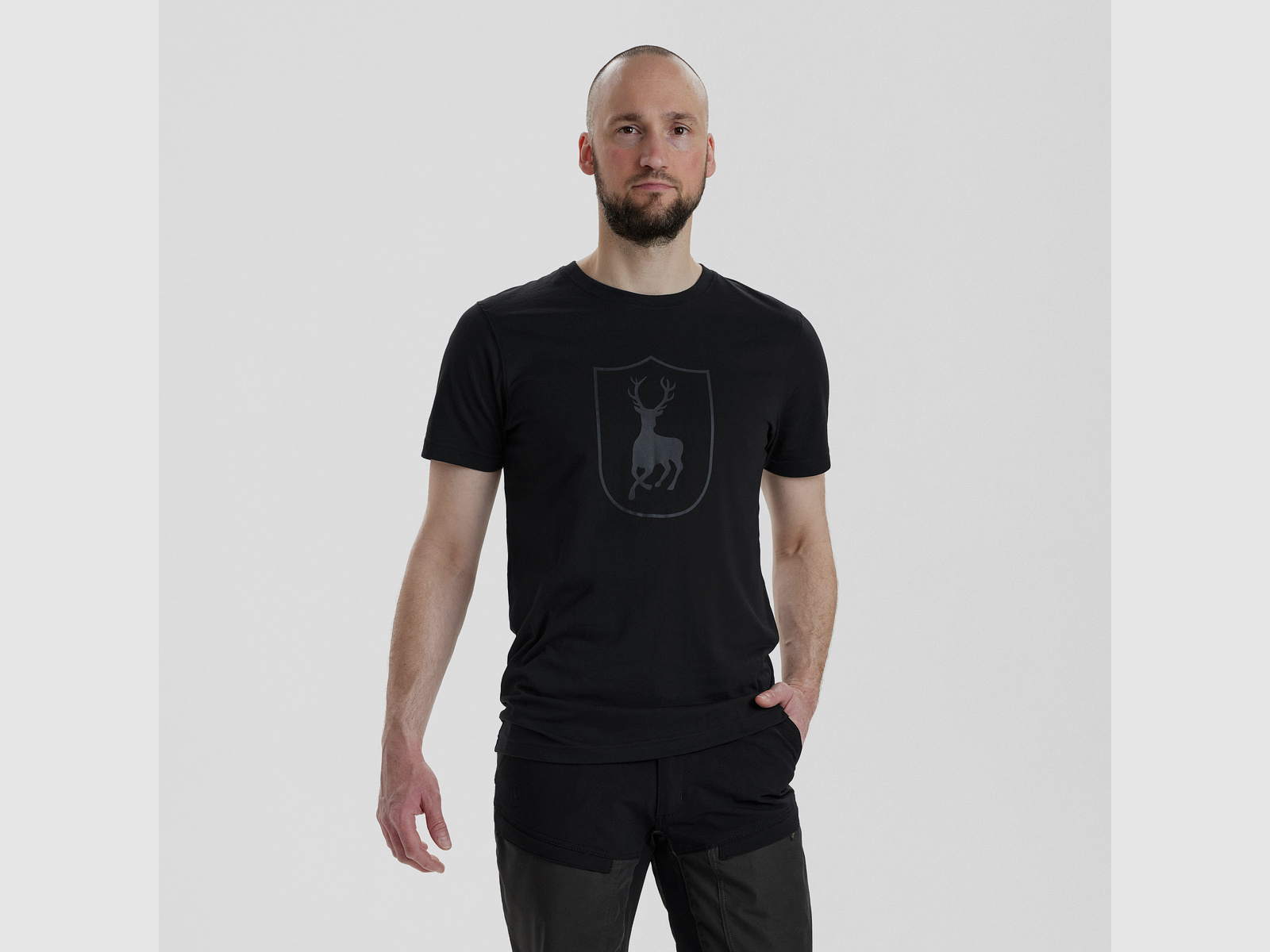 Camiseta con logo - negra - tamaño: M