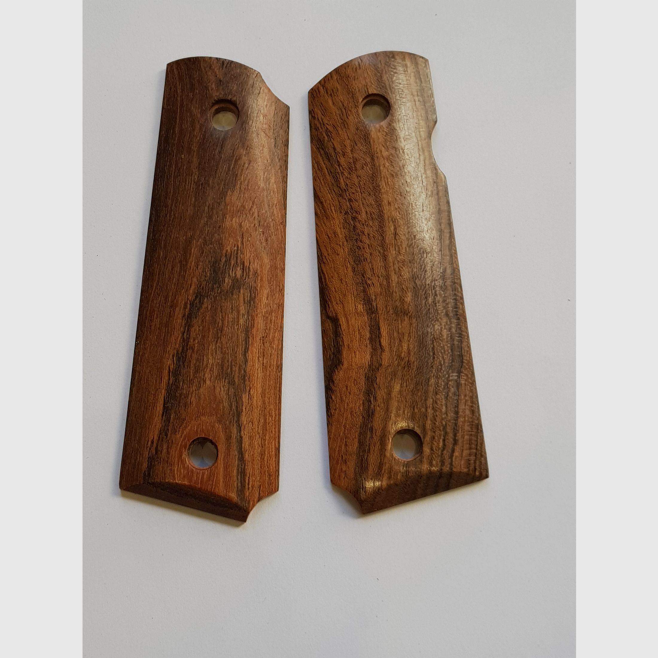 Grip panels of the Cold 1911 P.A.K