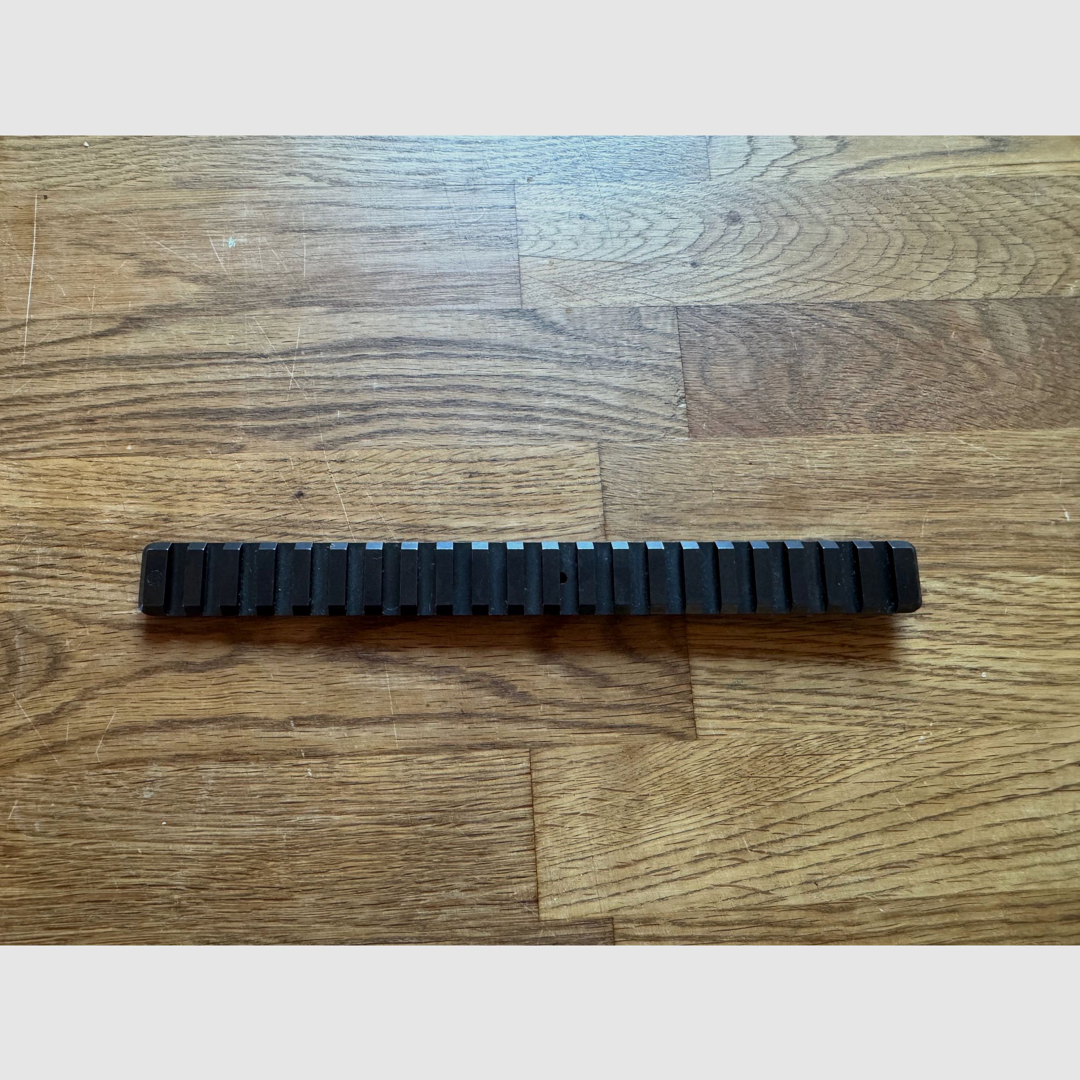 Henneberger Picatinny-Schiene 22 cm – für Blaser Sattelmontage, Bild 1 von 4