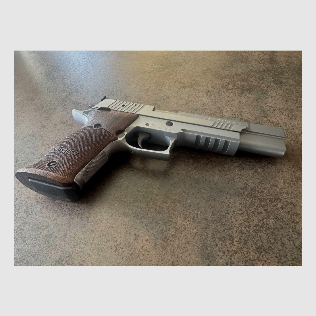 SIG Sauer P220 X-SIX .45Auto