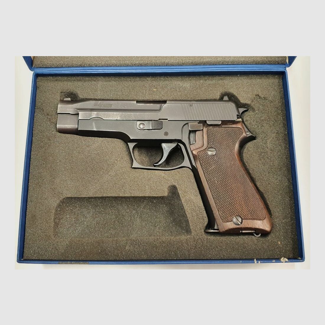 SIG P220 okładziny drewniane, zdjęcie 1 z 10