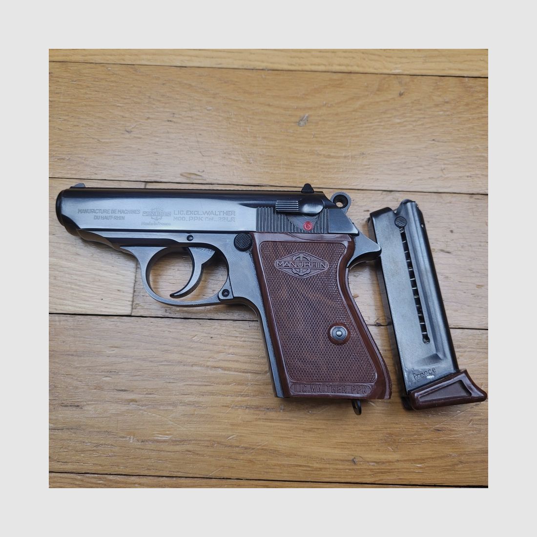 Zeer mooie en zeldzame Walther PPK vervaardigd door Manurhin onder exclusieve licentie van Walther – in kaliber 22LR (ongebruikelijk) – Mooie bluing – 10-schots magazijn met verlenging – decocking veiligheid – spiegelloop – In nieuwstaat, afbeelding 13 van 18