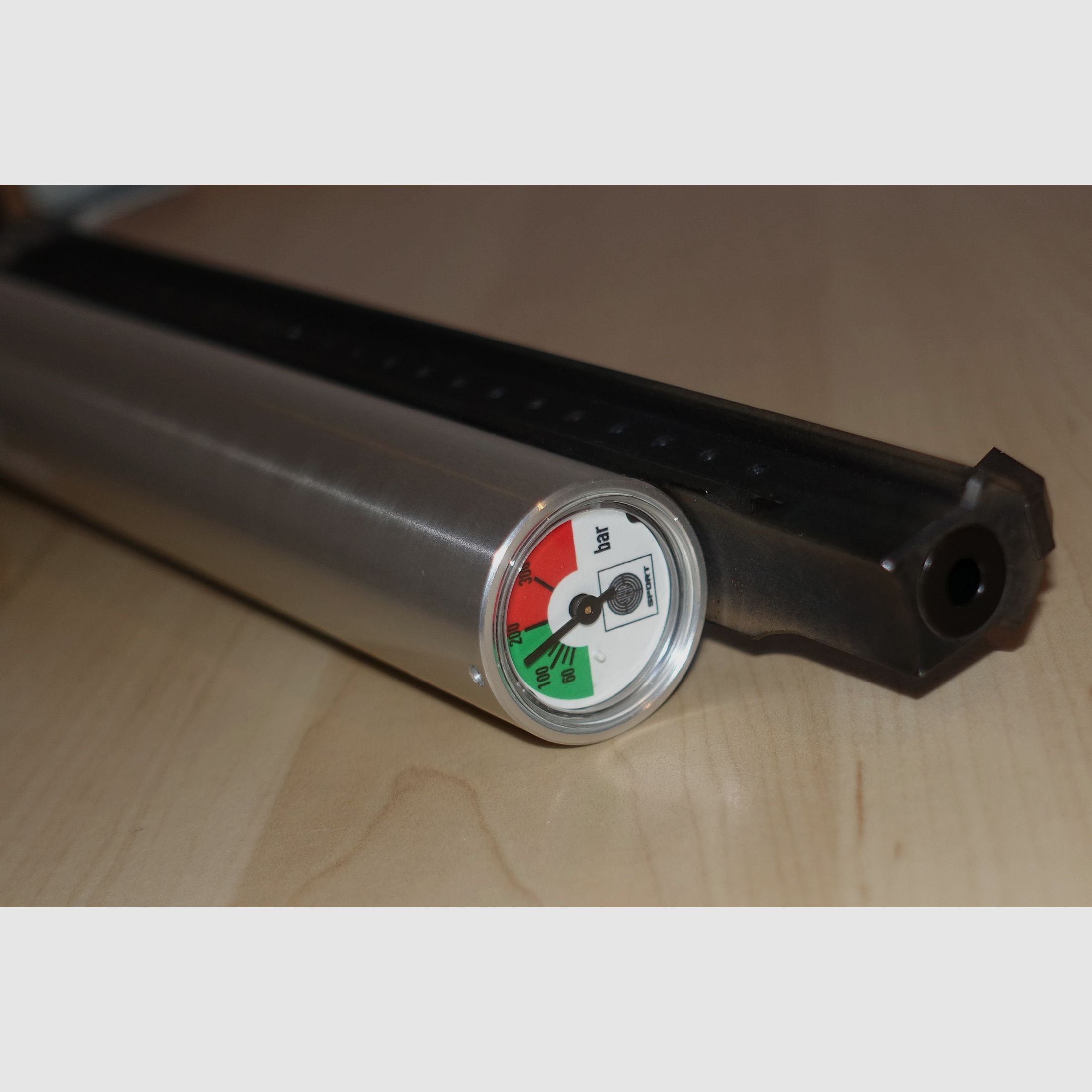 TOP Pressluft Matchpistole Steyr LP mit neuer Kartusche + Zubehör