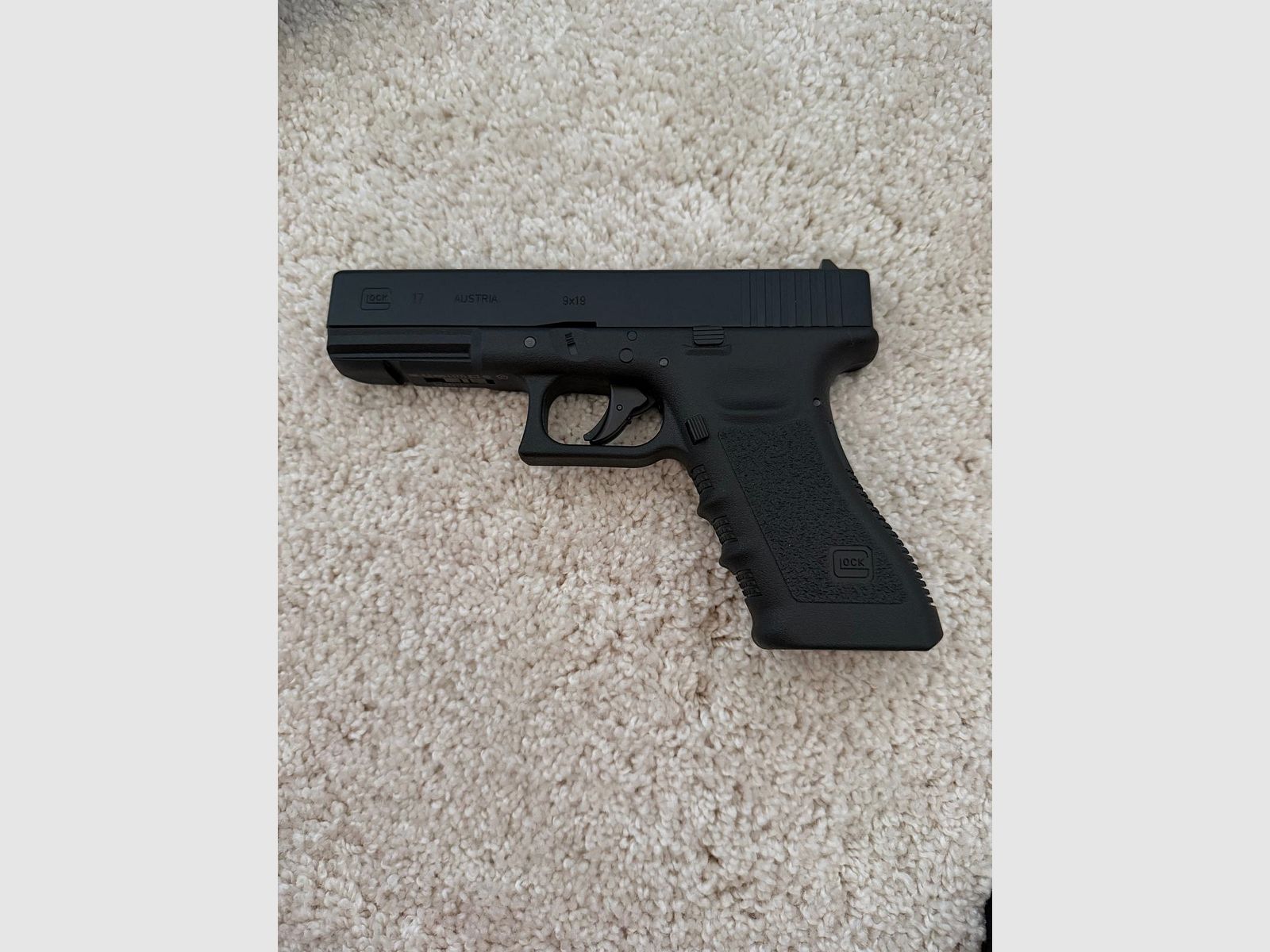 Glock 17     4,5 mm Diabolo 
