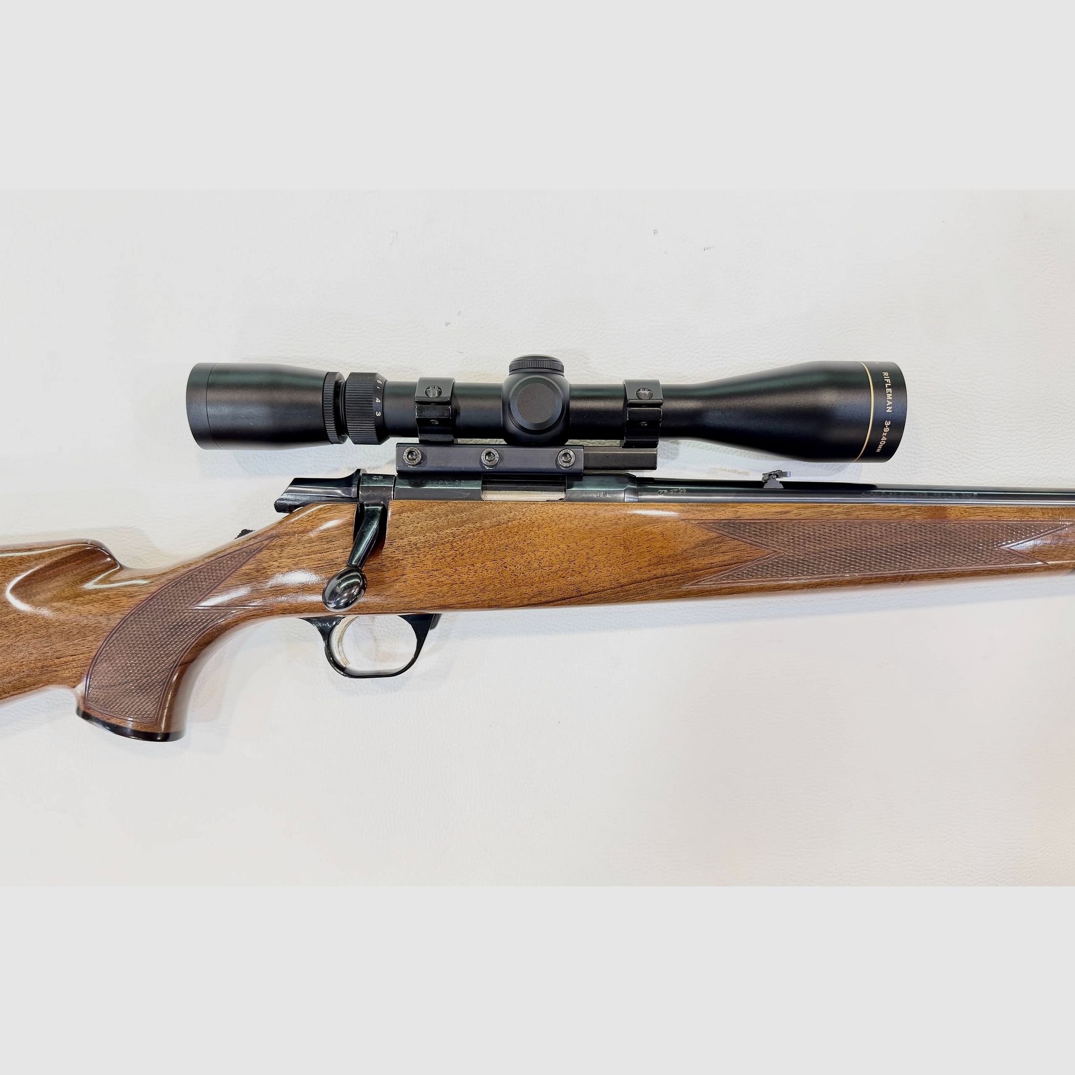 BROWNING A-BOLT – 22 L.R., image 1 sur 6