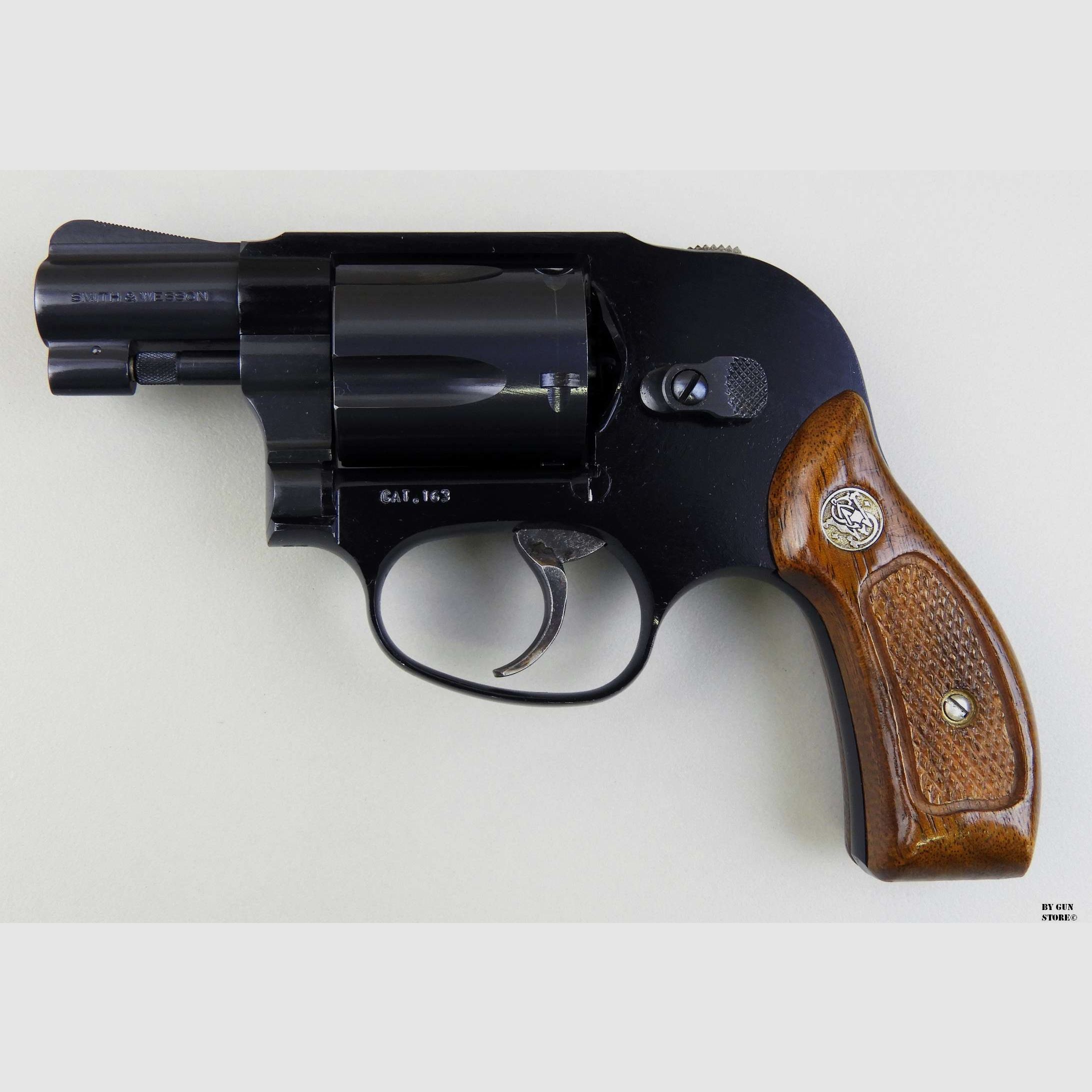 Revolver Smith & Wesson mod. M 38-2 Bodyguard Airweight cal. 38 Special, image 1 of 6