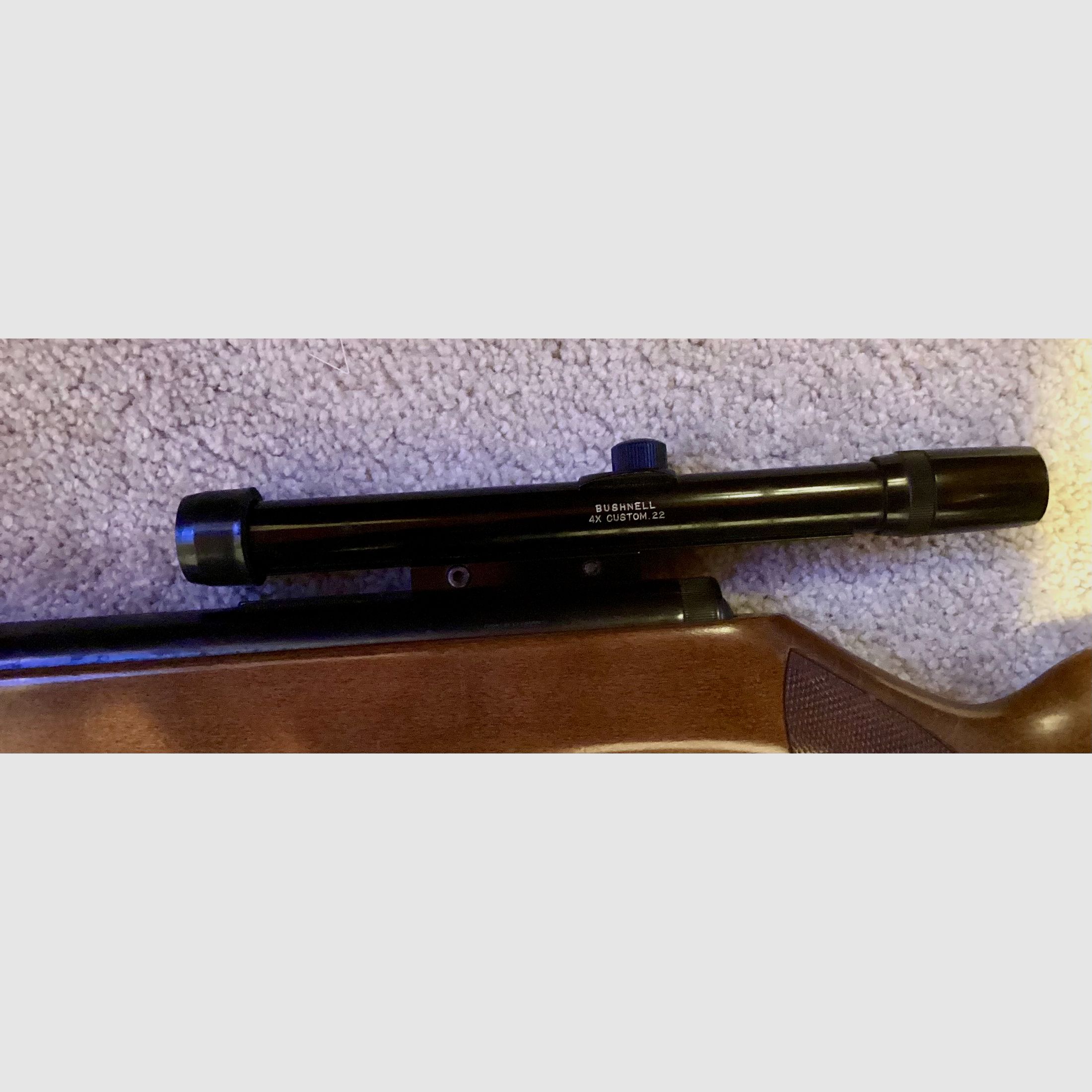 Luftgewehr mit Zielfernrohr der  Marke Weihrauch