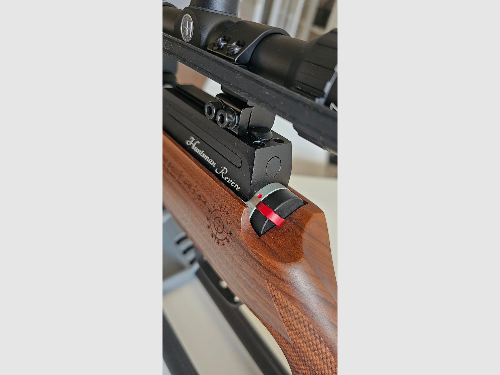 Daystate Huntsman Revere prawy w orzechu włoskim