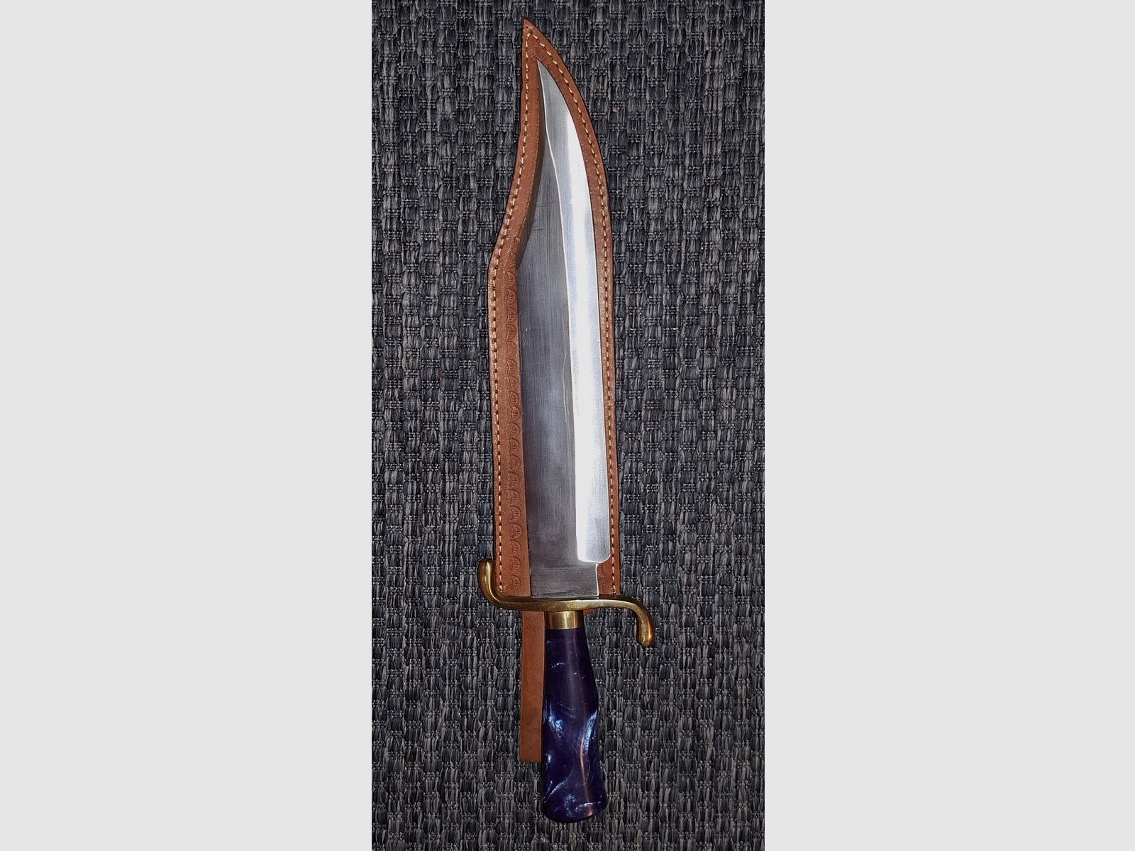 Vendo dalla collezione coltelli Bowie XXL. Come nuovo. Spese di spedizione gratuite!!