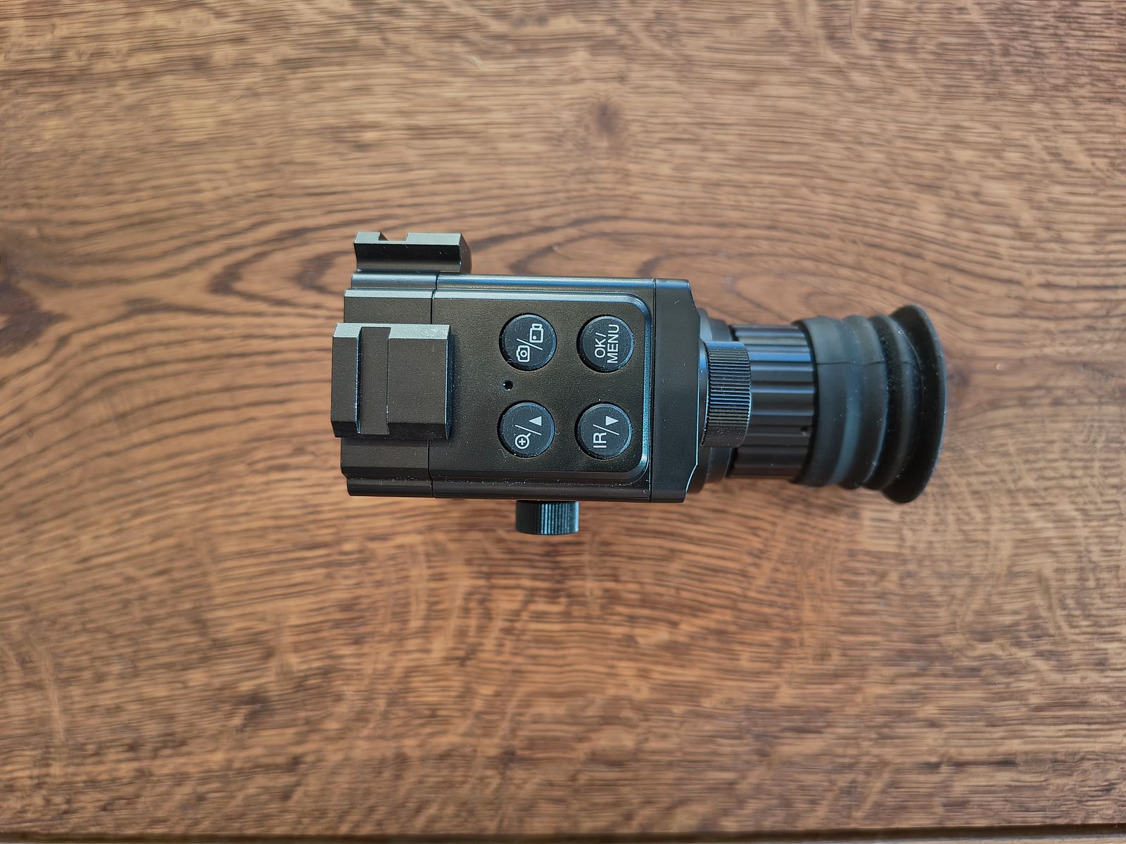 Sytong HT-770 (y compris adaptateur universel) + 850 nm projecteur infrarouge (y compris montage)