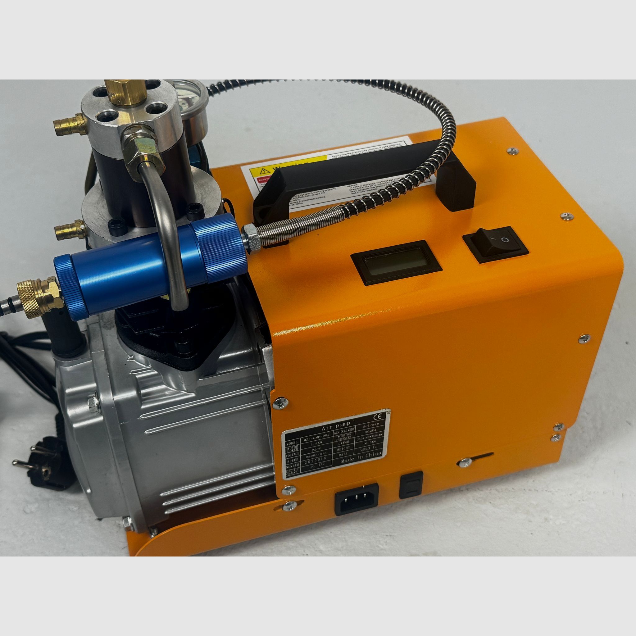 Huben Pistole GK1 incl. Kompressor und Diabolos / Fangkorb
