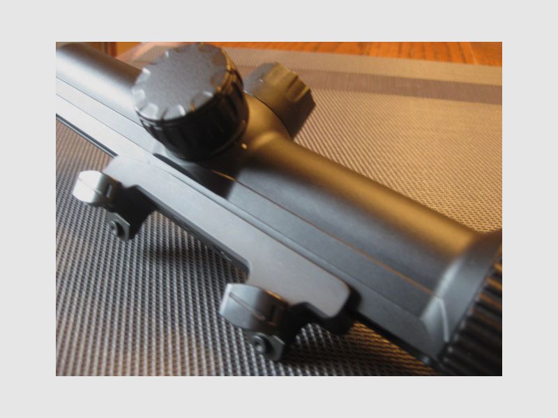 TOP NOWY "Made in Germany" ZEISS V6 1,1 - 6 x 24 M (wewnętrzny szynowy) oraz krzyż 60 i oryginalny montaż Blaser/Sauer !! Do broni Blaser i nowego Sauer 505 !! Nie Mauser-Swarovski-Leica-Steyr-Kahles-DDoptics-SteelAction