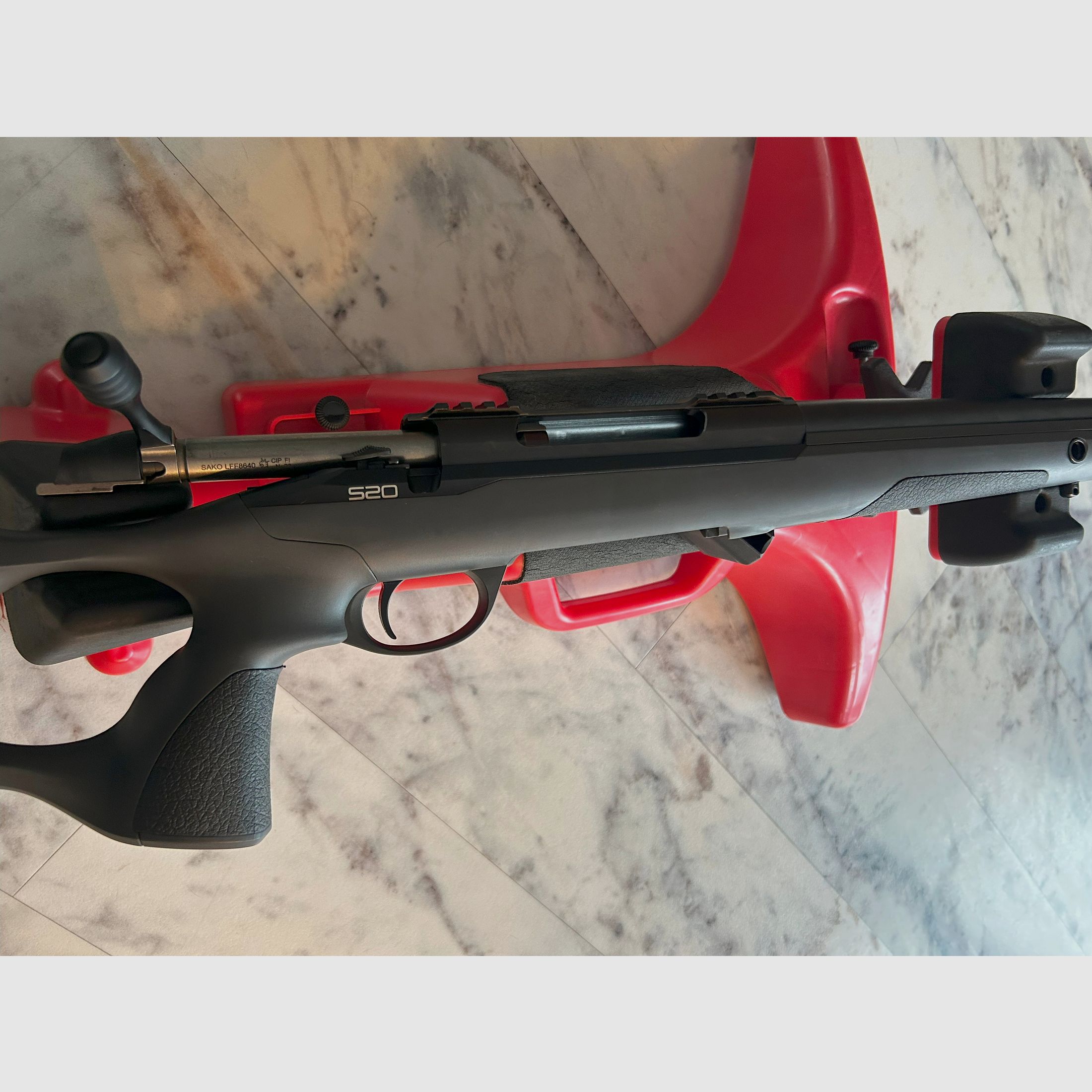  Repetierbüchse Sako S2o Hunter 30-06 Kurz mit Lochschaft und Schalldämpfer