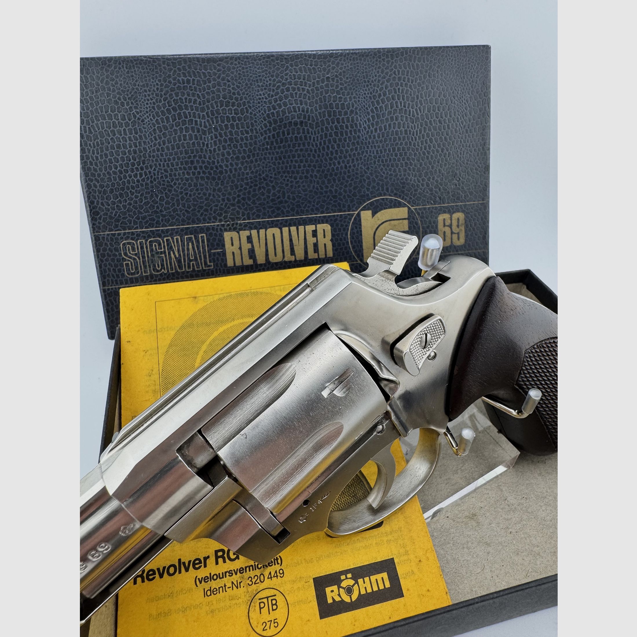 Revólver de alarma Röhm RG 69 niquelado - PTB 275 - Año de prueba: 1985