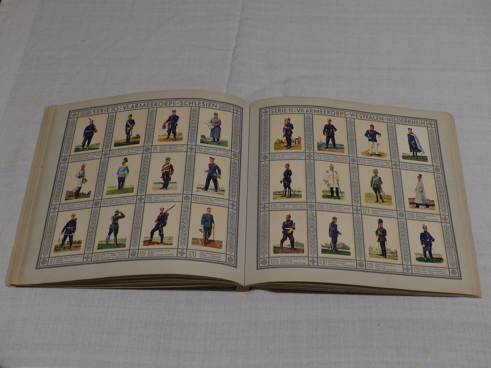 Uniformen der alten Armee komplett Stickeralbum um 1933 WKI WKII