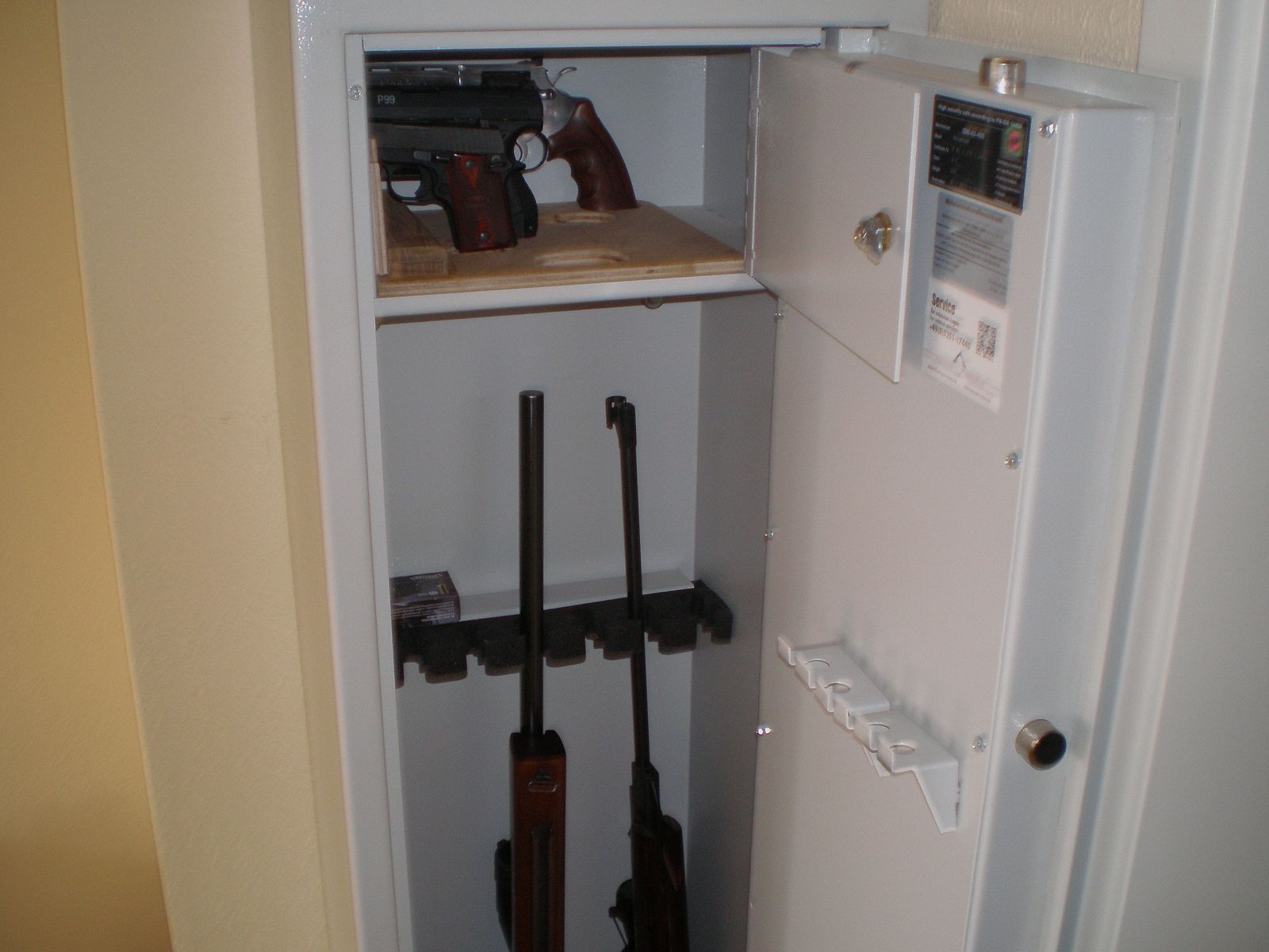 Waffenschrank, Bild 1 von 5