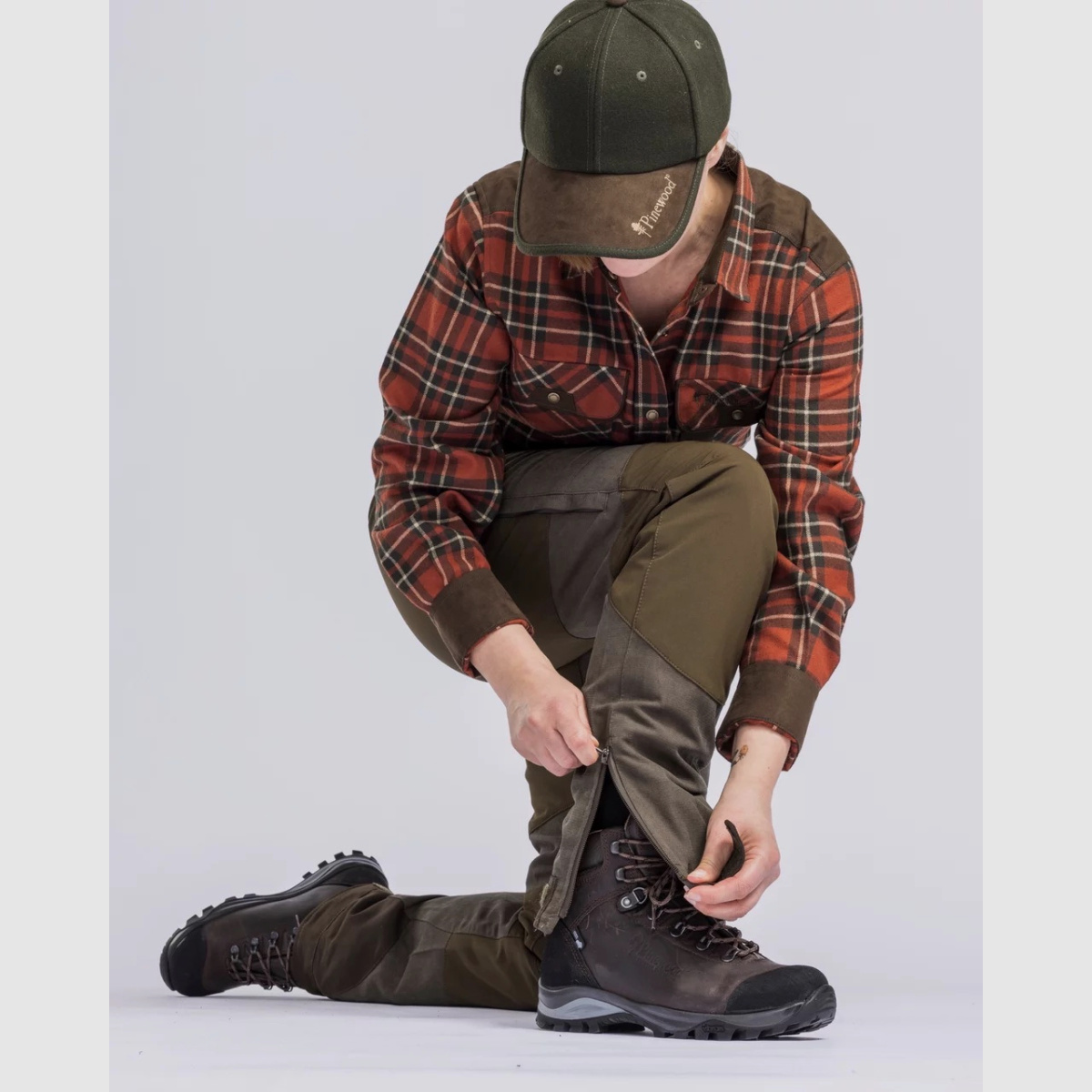 PINEWOOD Caribou Hunt Extrem Damenhose Suede Brown/ Dark Olive