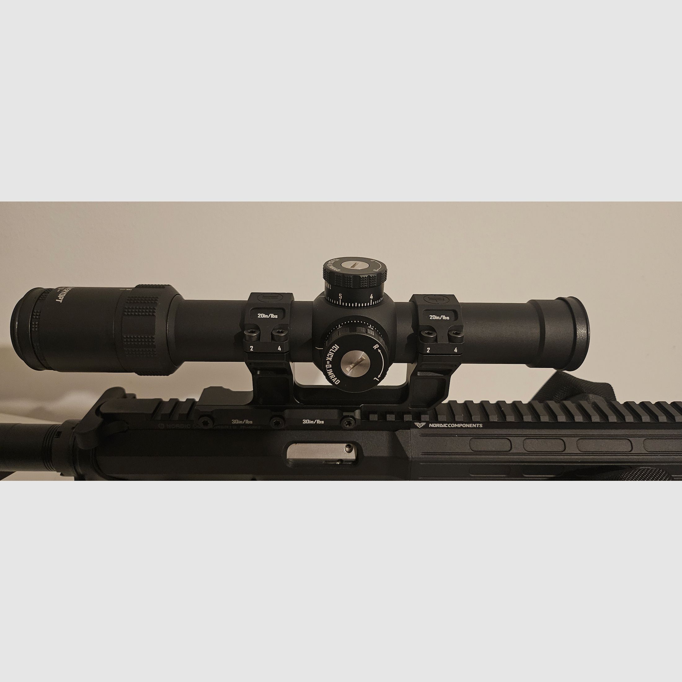 LPVO DISCOVERYOPT, 1–8 × 24 FFP met 34-mm buis