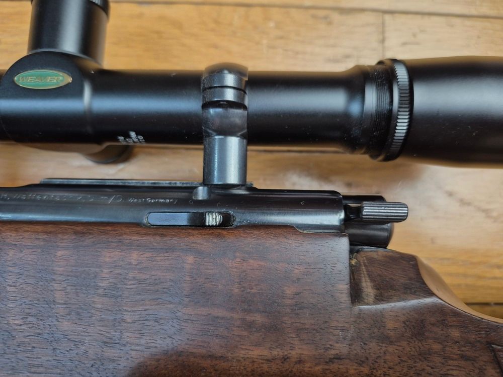 Wunderschönes Set Präzisionsbüchse Anschütz Modell MATCH 54 Version 1407 – 22LR – Weaver CT36 Micro Trac 36 x 40 Zielfernrohr mit Diopter und Tunnel Anschütz (3 Iris!) – Schwerer Lauf – Kammer- und Verschlussprotektor + Koffer! Top Set! TBE+++, Bild 6 von 53