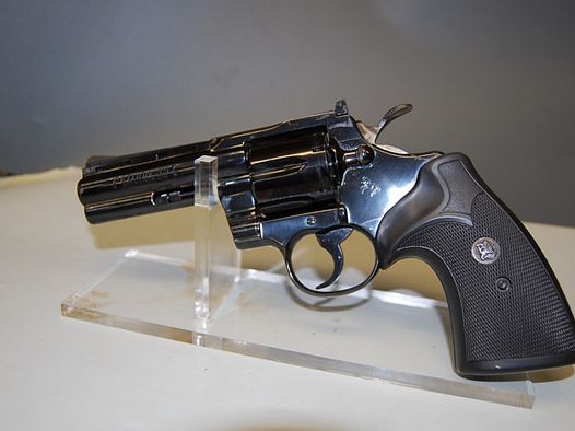 Match Revolver Colt Python Kal .357Magnum 4" Lauf im Bestzustand aus Sammlung