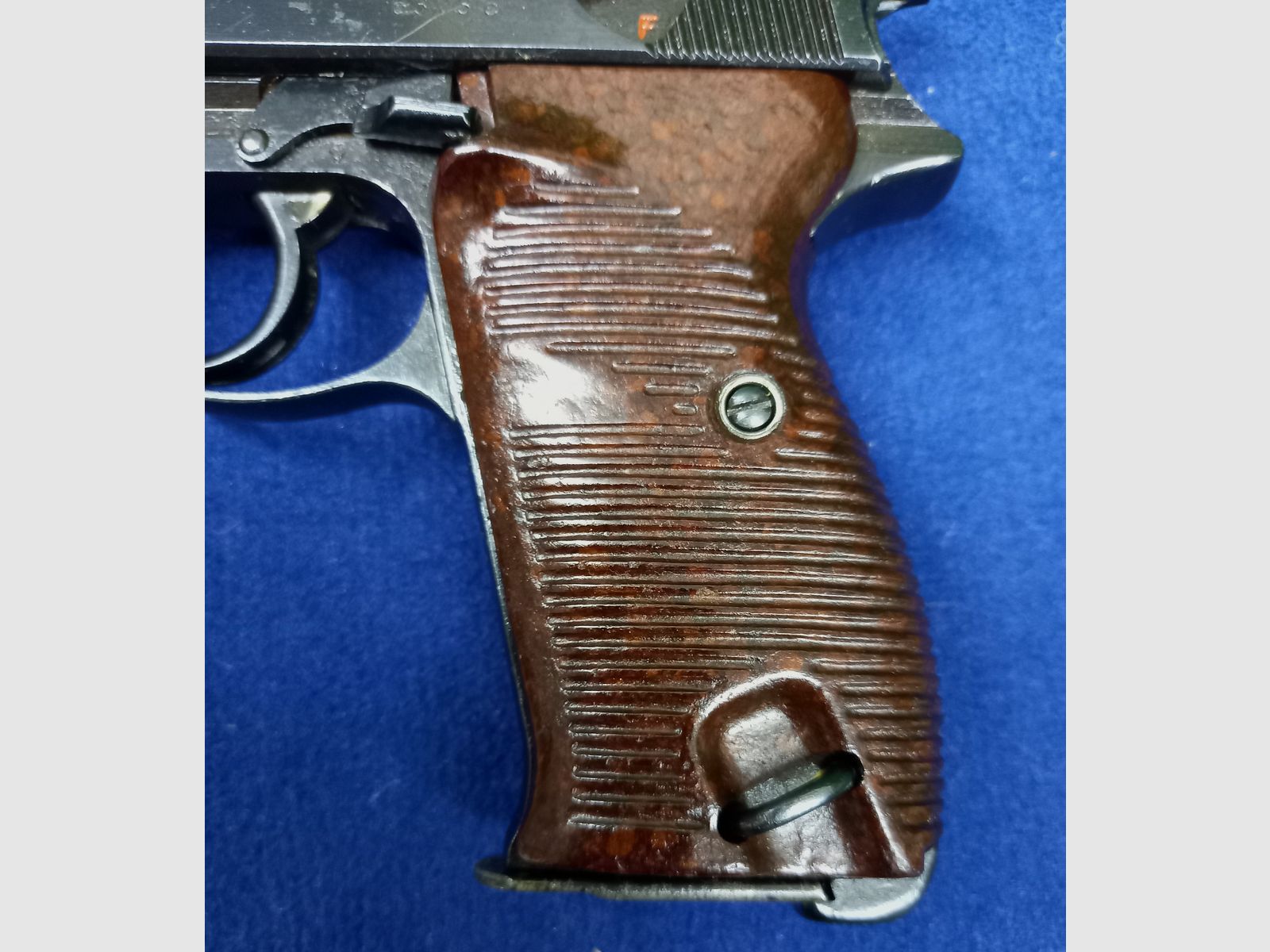 Wehrmachtspistole P38 ac 42 in calibro 9mm Luger, con timbro di accettazione WA 359