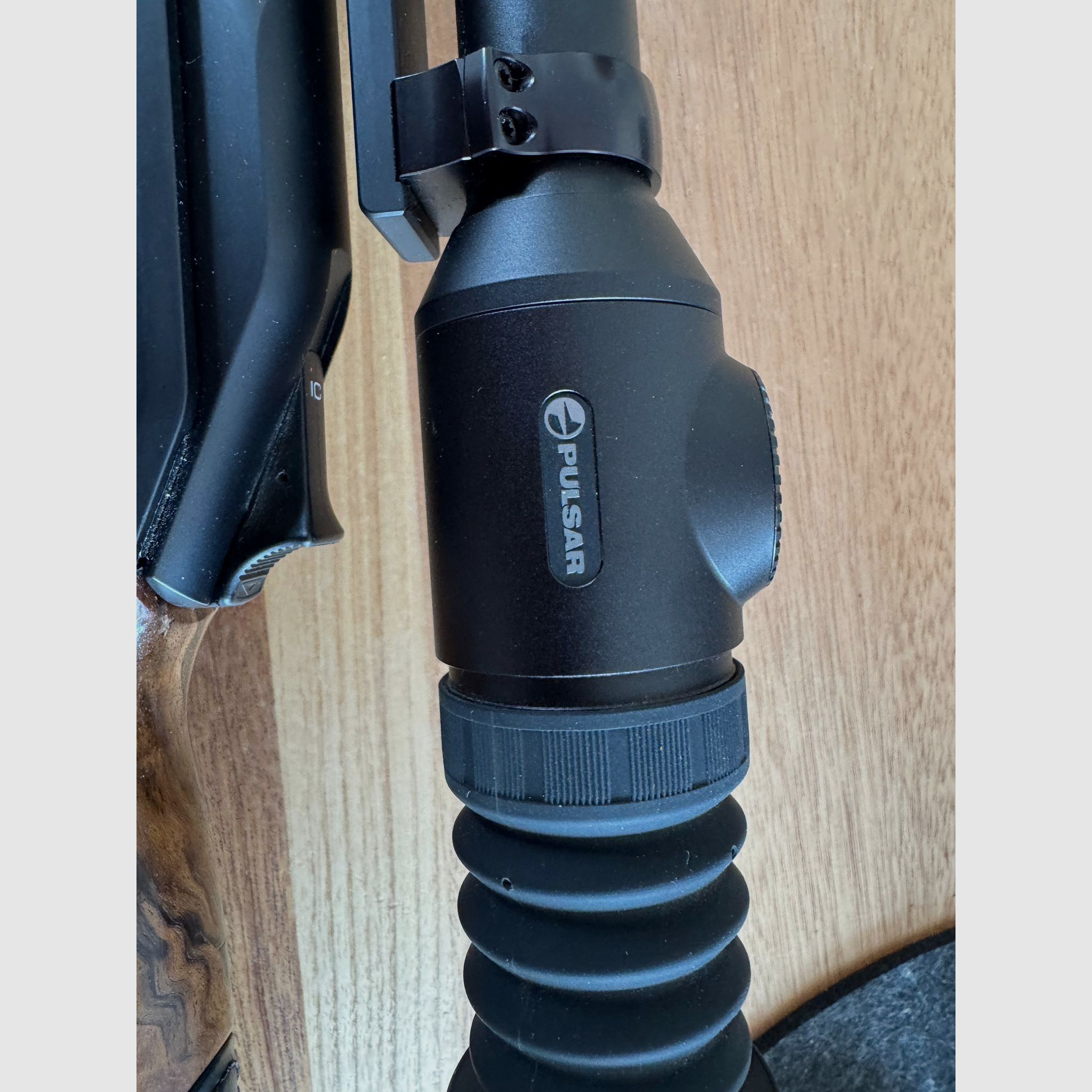 Pulsar Thermion 2 LRF XL60 thermal imaging riflescope with laser rangefinder – excellent condition