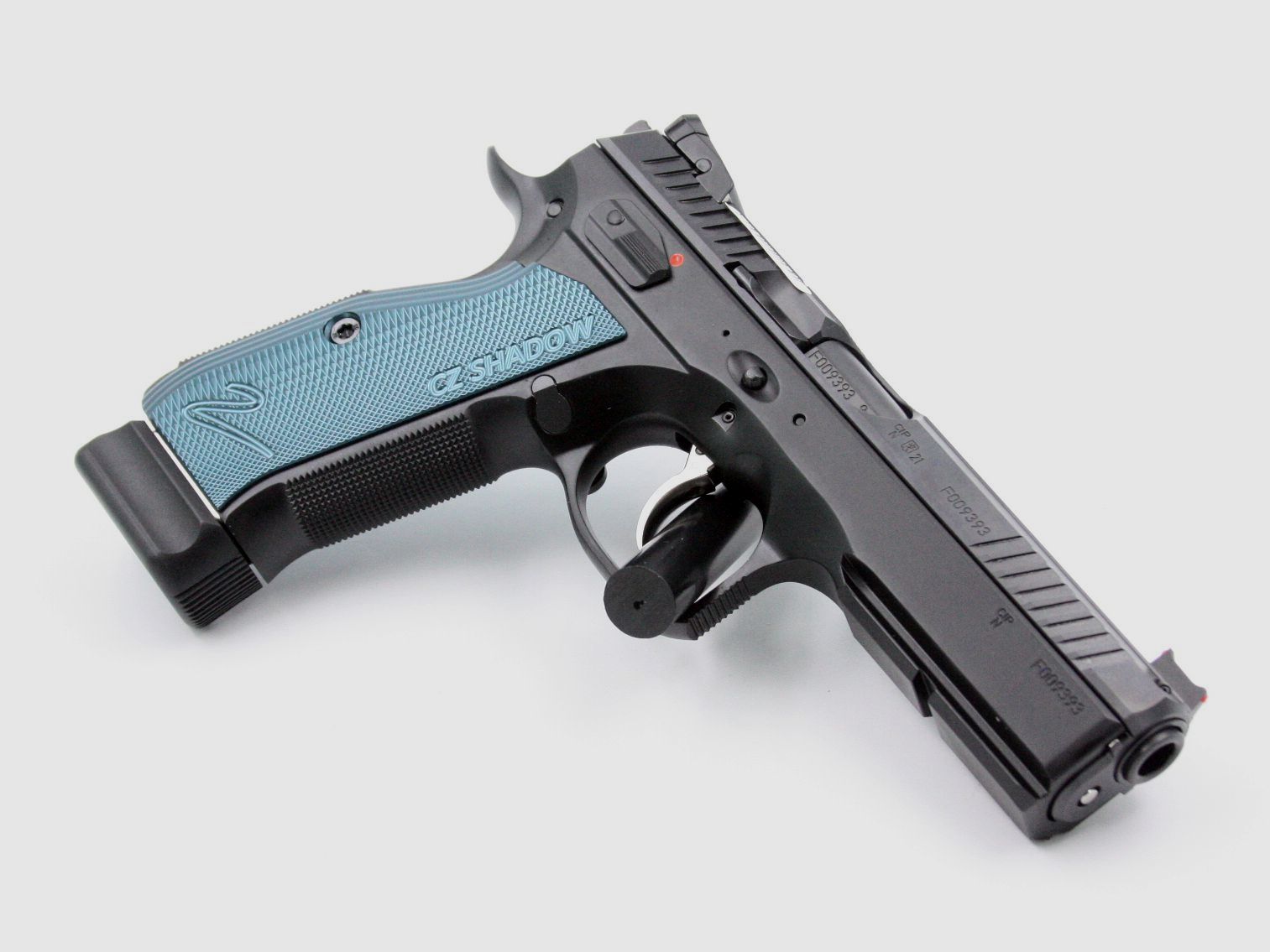 CZ Shadow 2 pistol, 9×19, 19 rounds, 3 magazines, image 2 of 3
