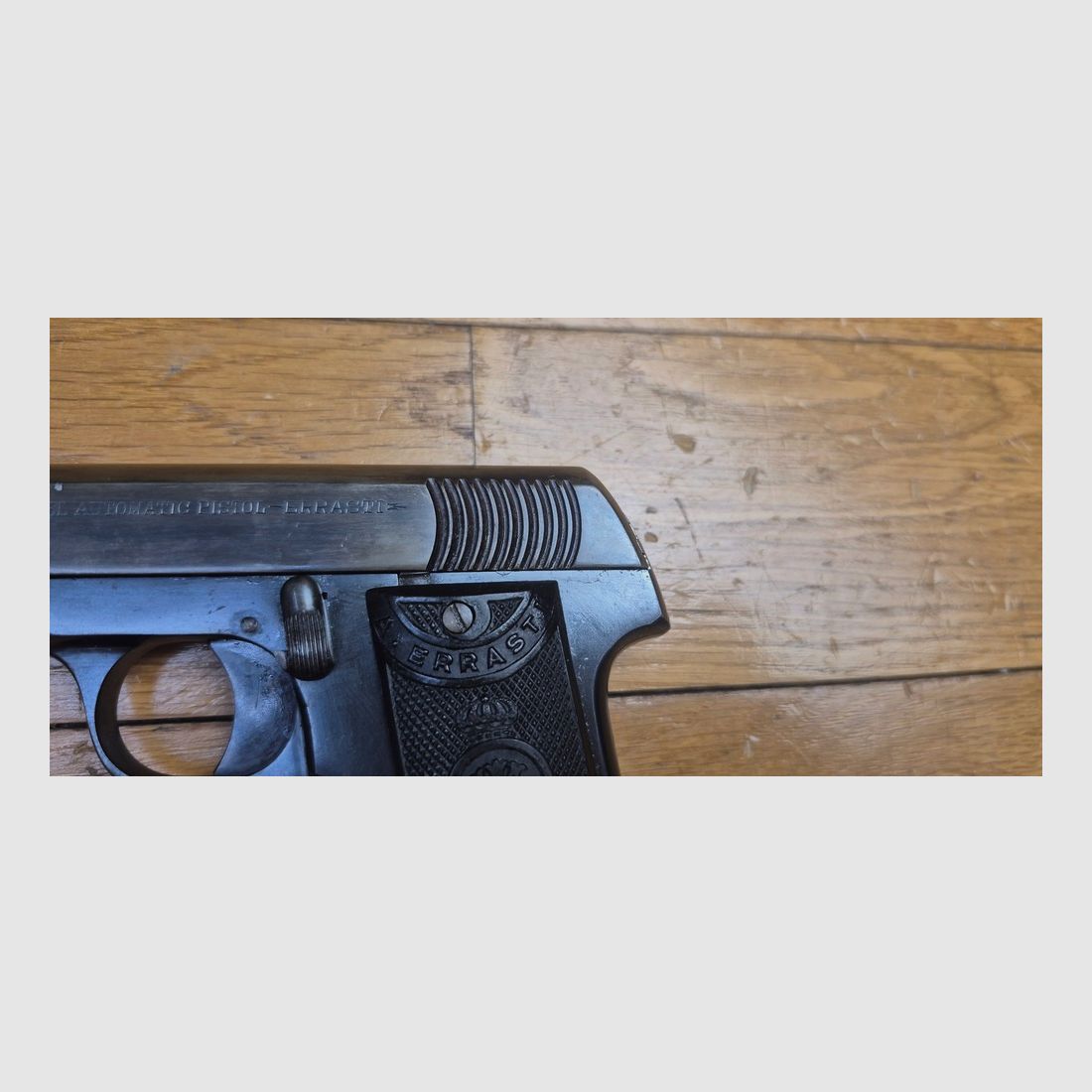 Pequeña Pistola semiautomática Errasti Modelo 1912 – Cal. 6.35 Browning / 25 ACP – Muy buena copia española del Browning 1906 – Arma con dos acabados y empuñaduras de cuerno – TBE++, imagen 4 de 17