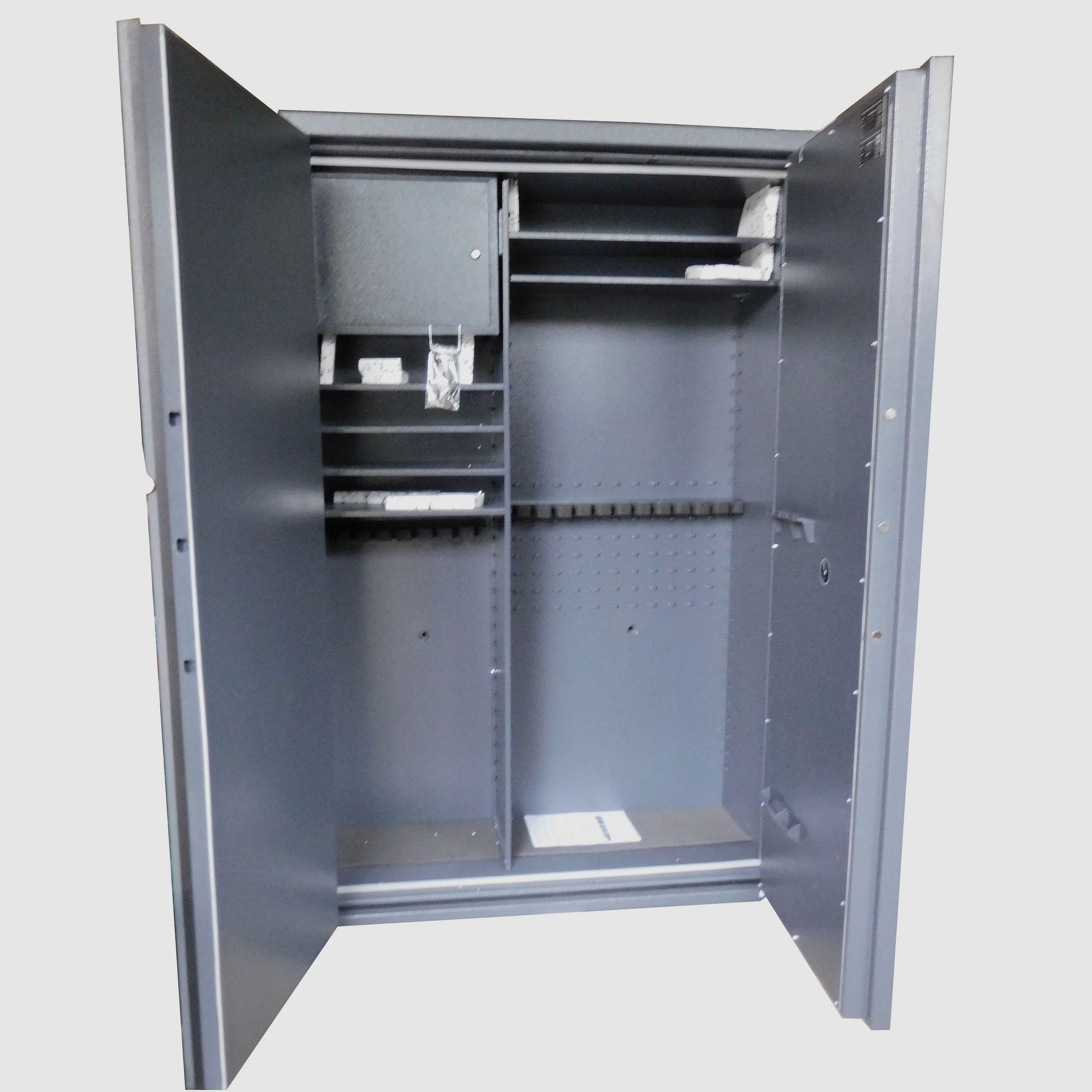 Gun cabinet resistance grade N/0 1 according to EN 1143-1