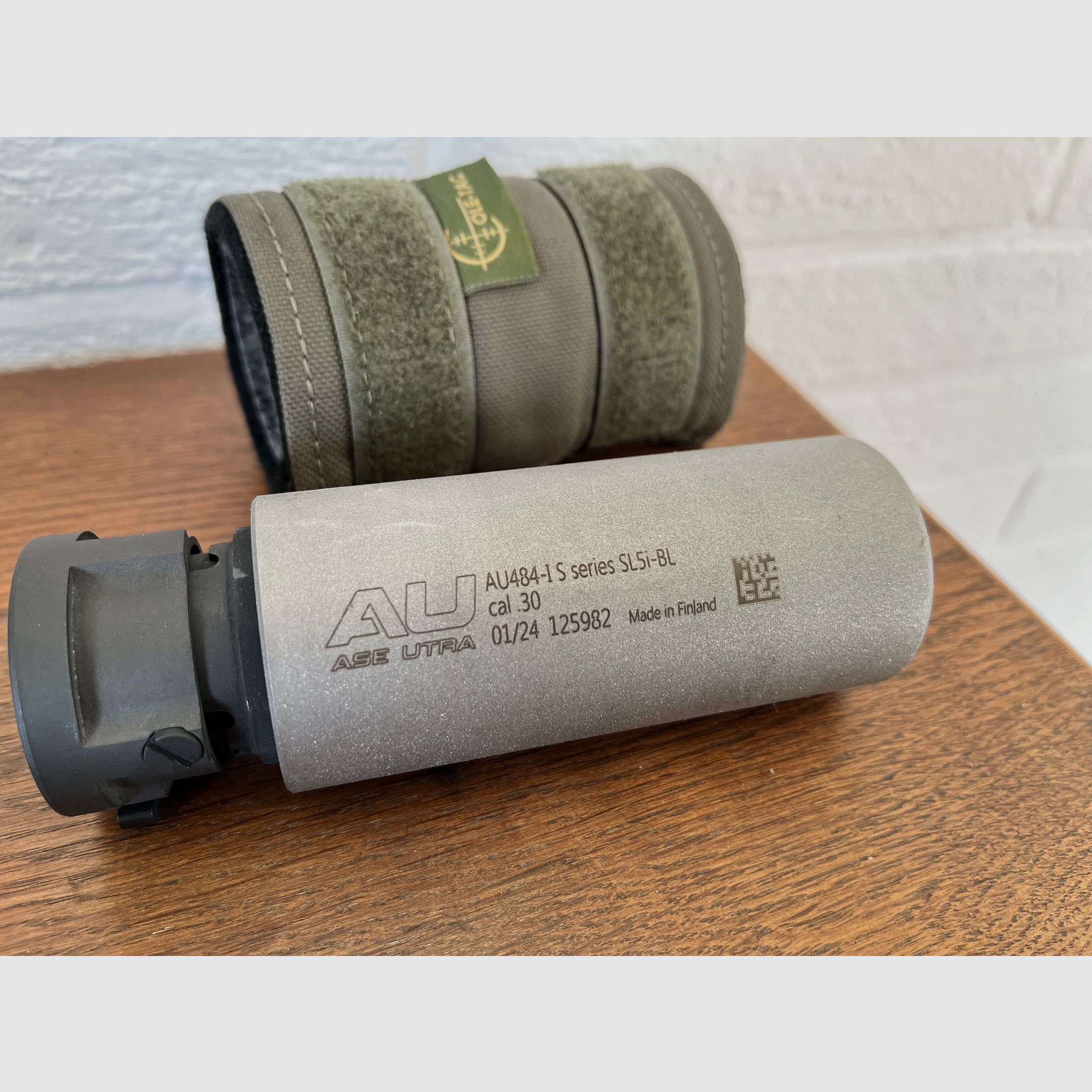 DESERT TECH SRS A2 (Covert) .308 Win + Wechselsystem 6,5 mm Creedmoor + EoTech Vudu