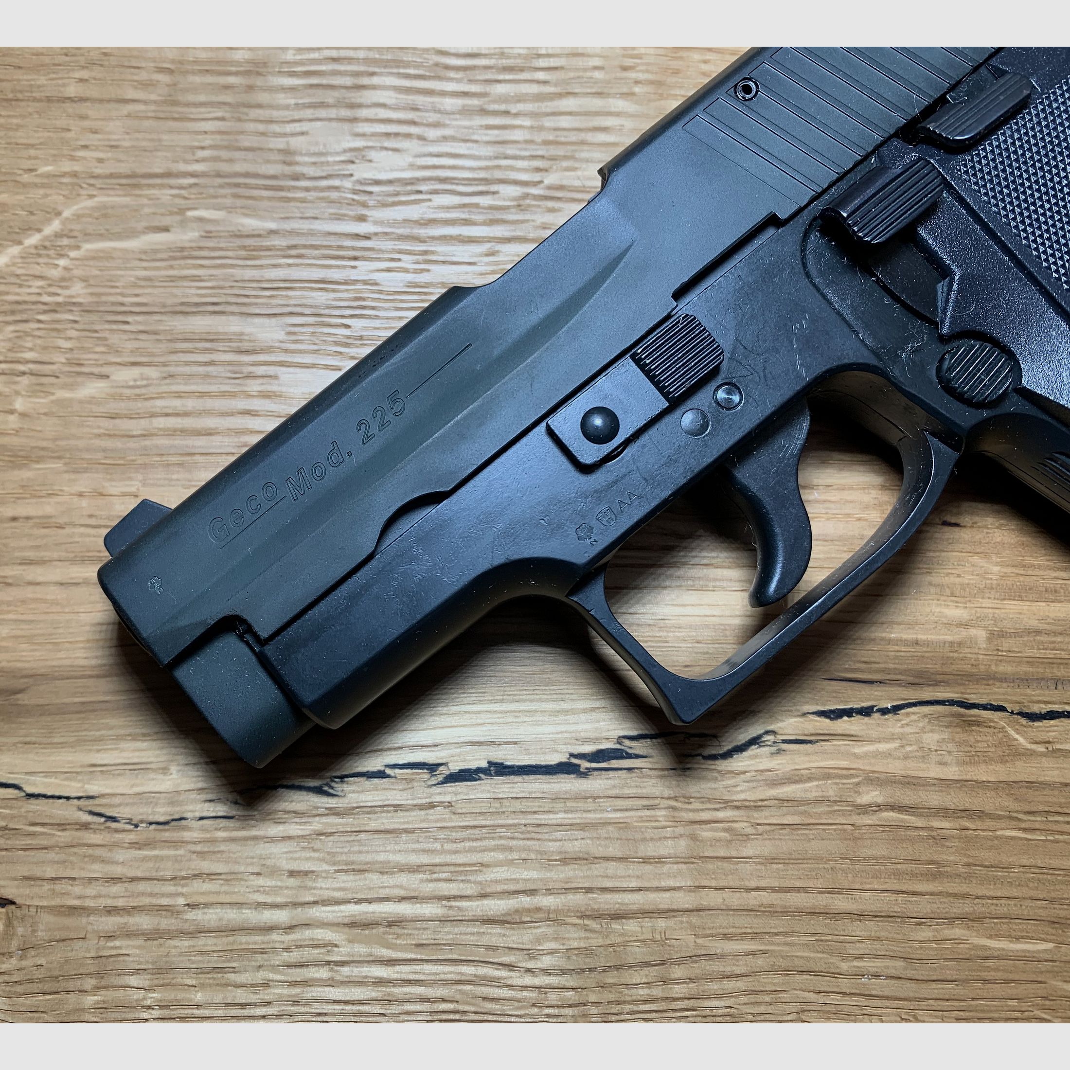 Geco Mod. 225 signal pistol 9mm P.A.K. by Dynamit Nobel (Sig Sauer replica)