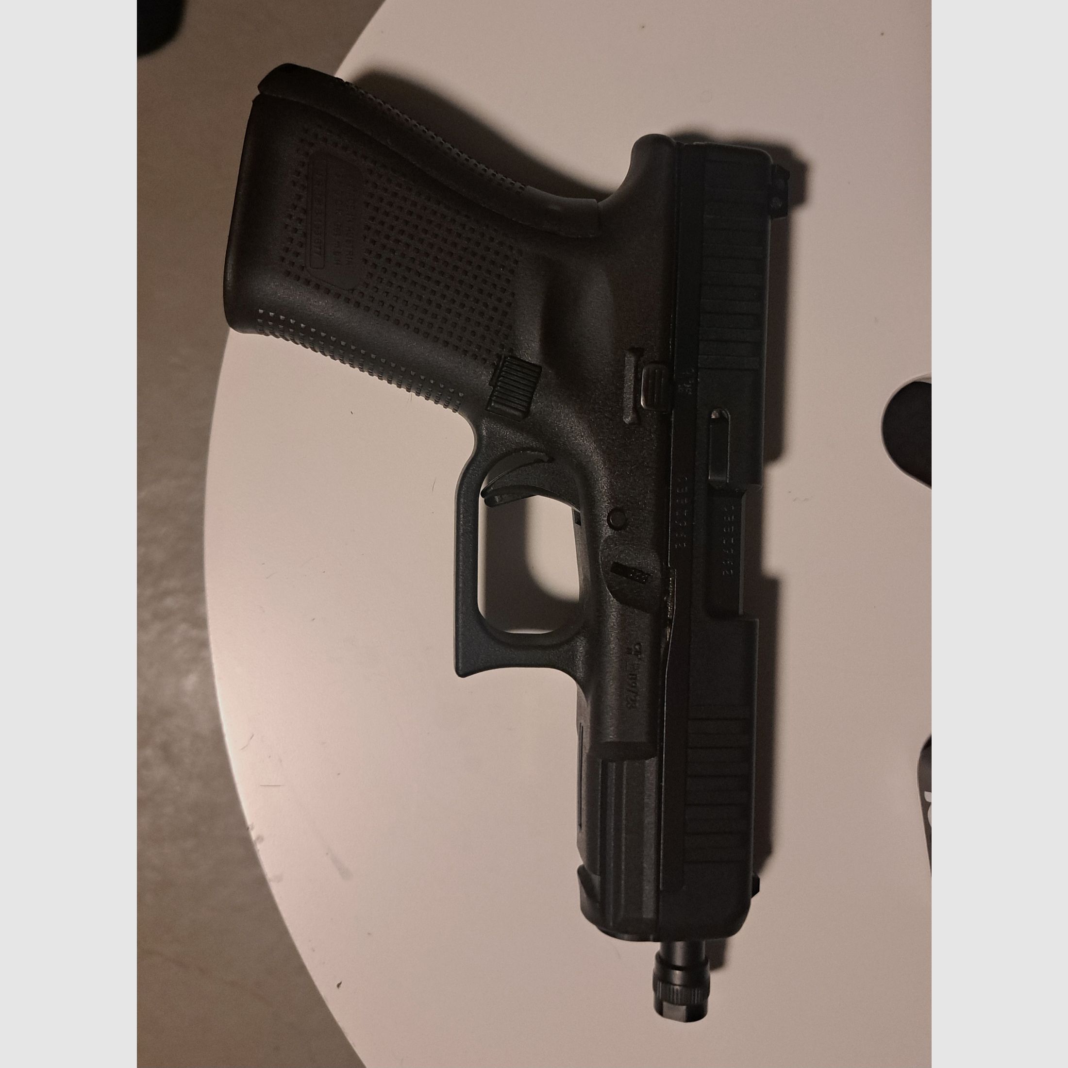 Glock 44 met schroefdraadloop