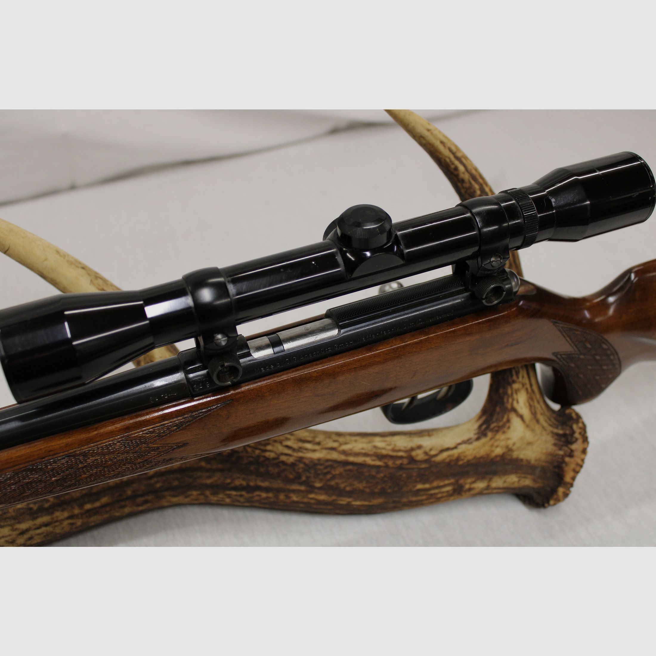 Carabine à répétition Anschütz Mod. 1515/16 .22 Magnum avec Waldläufer 4x32