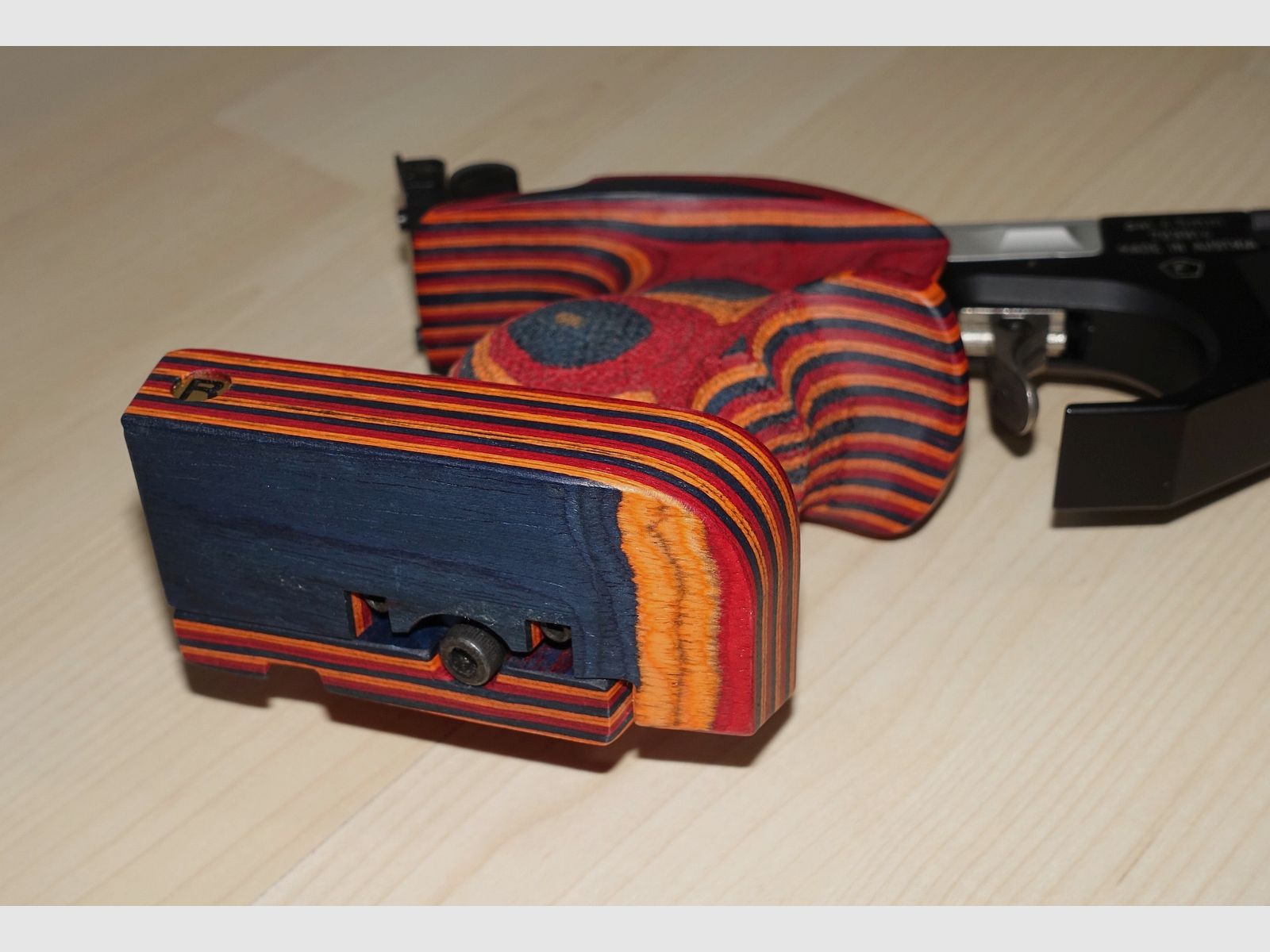 TOP Steyr LP pistola da match ad aria compressa con nuova impugnatura + nuova cartuccia + accessori