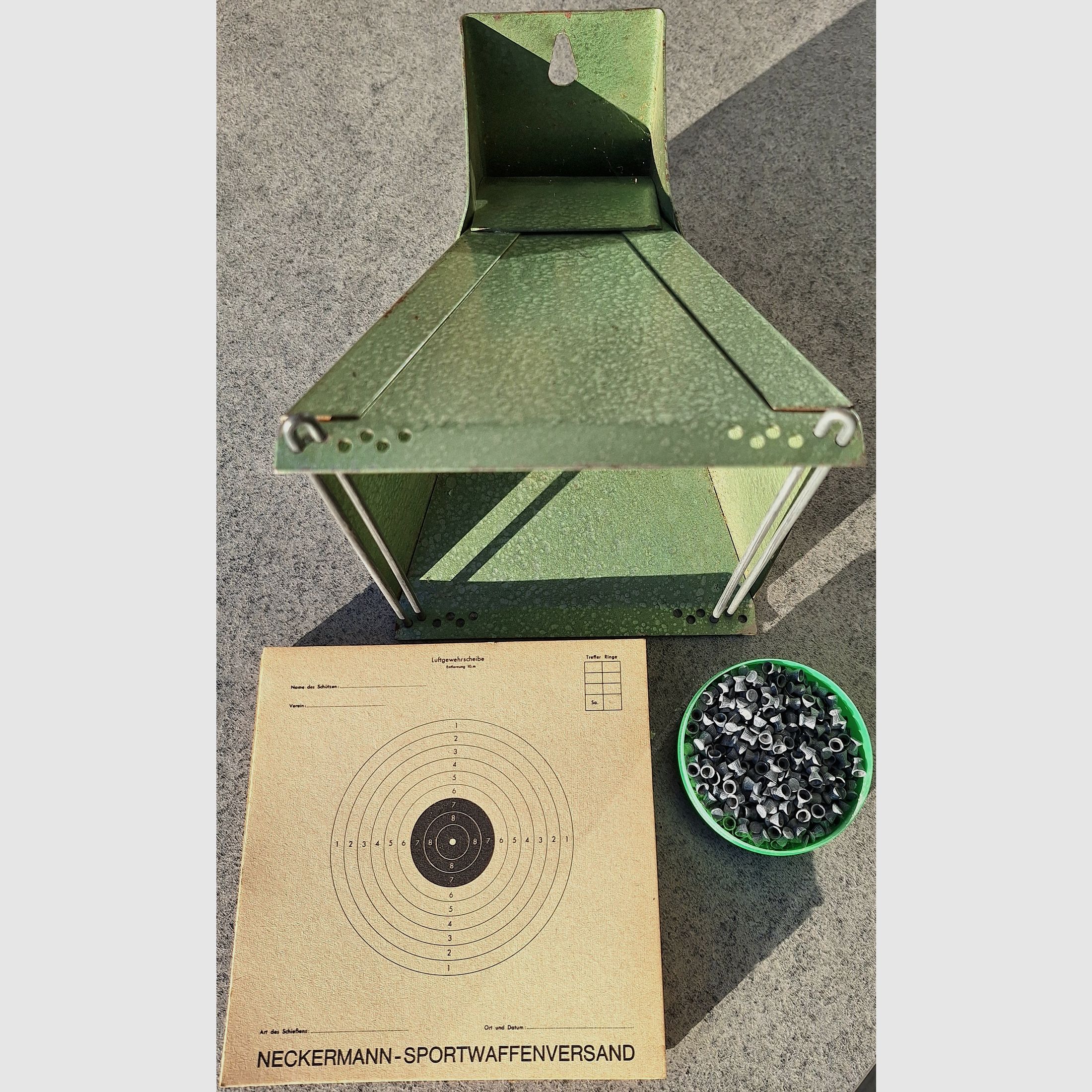 Luftpistole LP 3 EM-GE Kaliber 4,5 mm mit Kugelfang und Zubehör