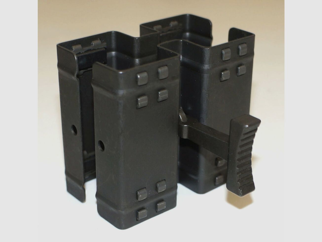 Heckler & Koch Magazinklammer, HK MP5; HK SP5; SAR M41/05 und Baugleiche, neu, original Heckler & Koch Fertigung