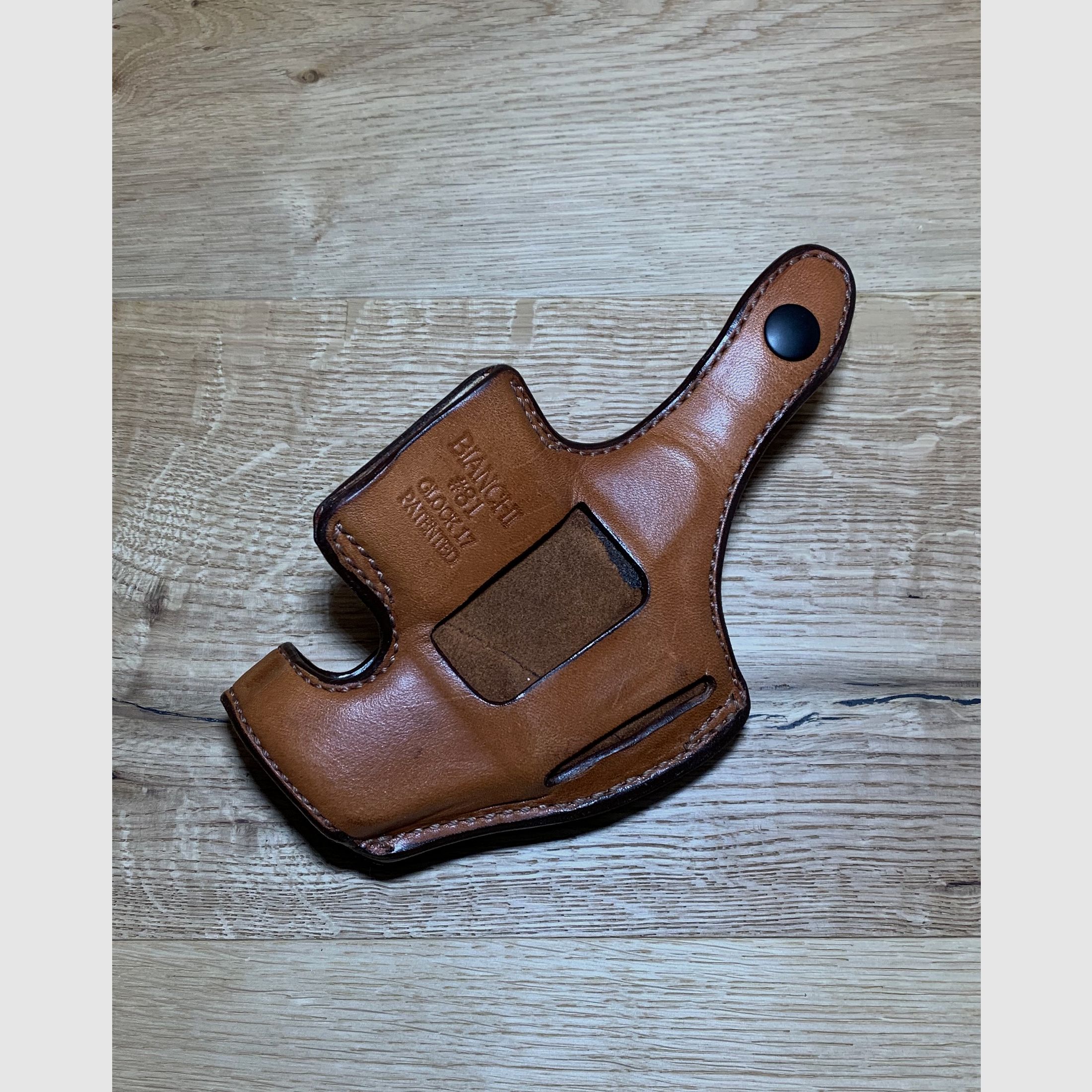 Bianchi # 81 leather holster for Glock 17, WITHOUT pistol