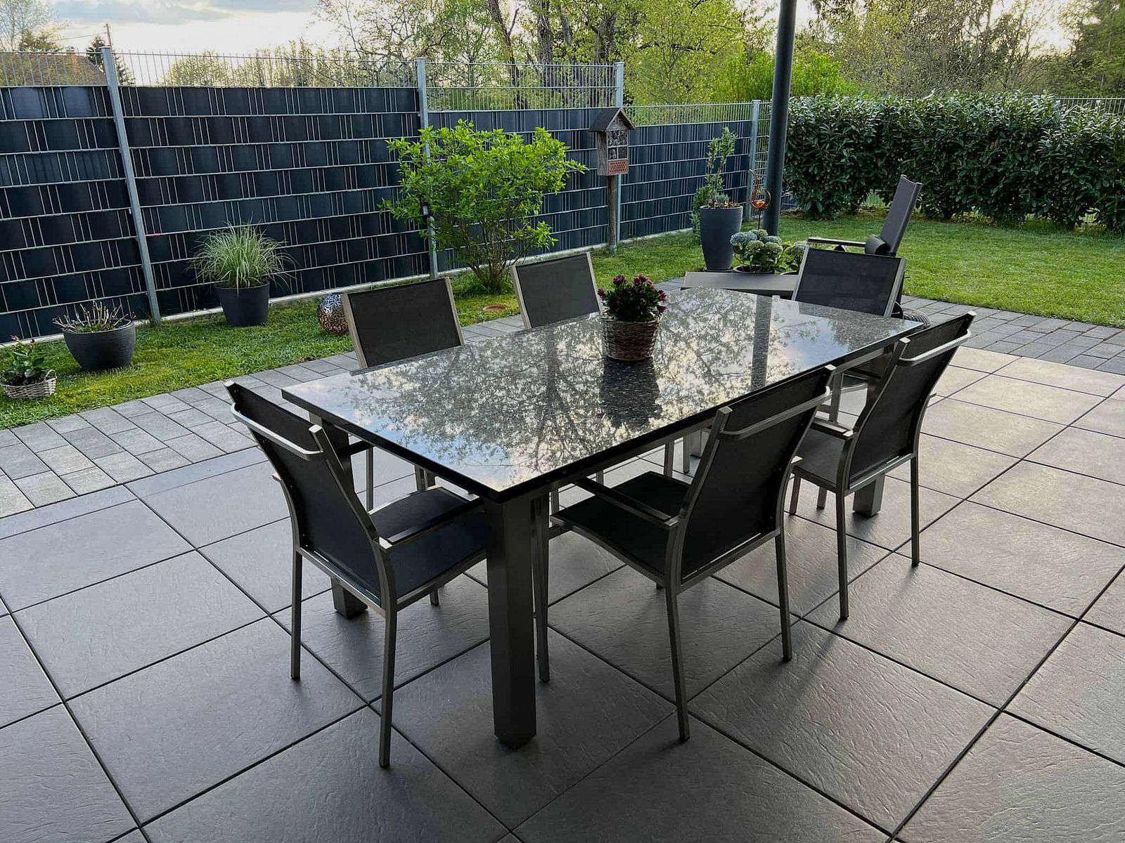 Tavolo in acciaio inox "Ehrenburg" con piano in granito da 3 cm "BluePearl