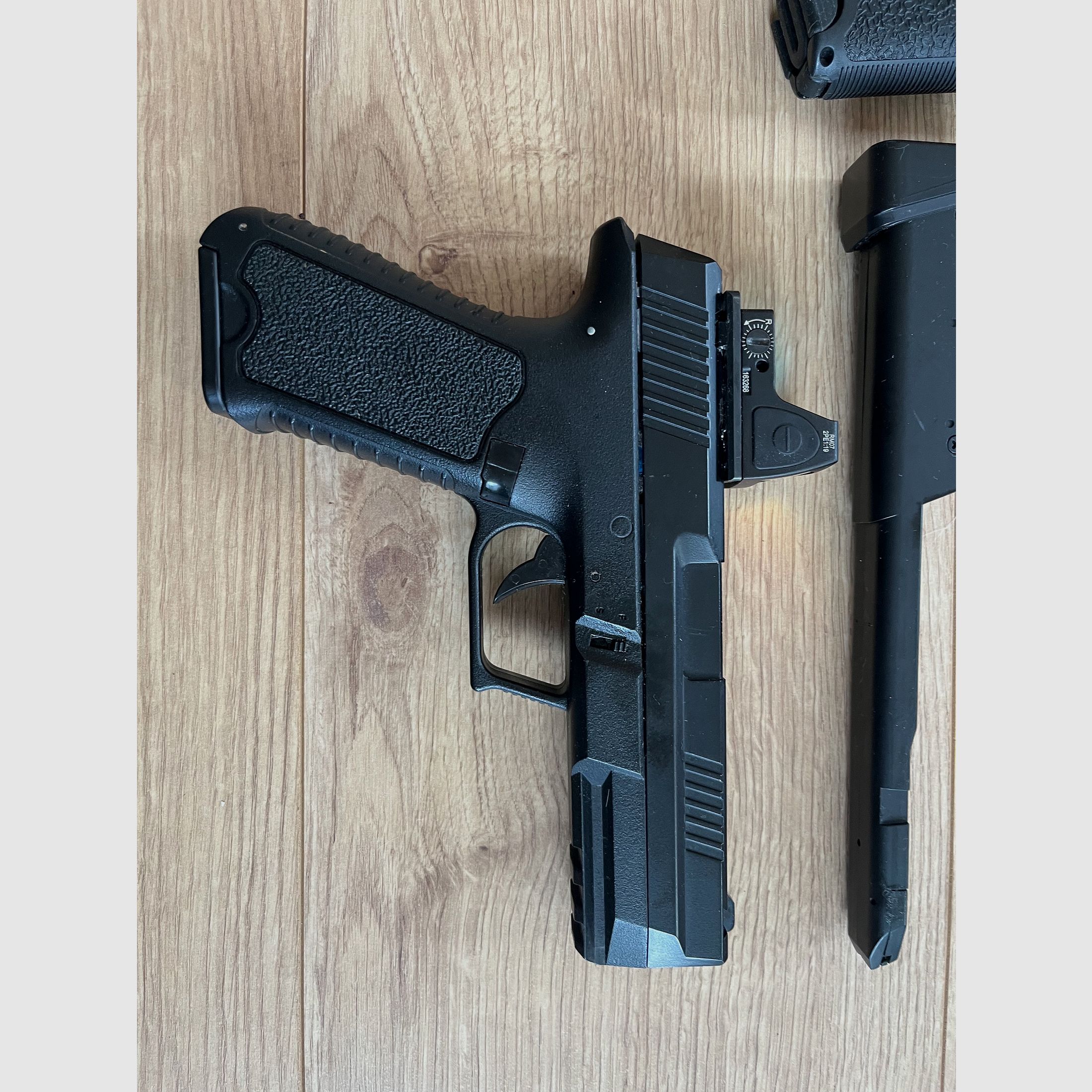 Cyma CM.127 in zwart met MOSFET 3.Gen
