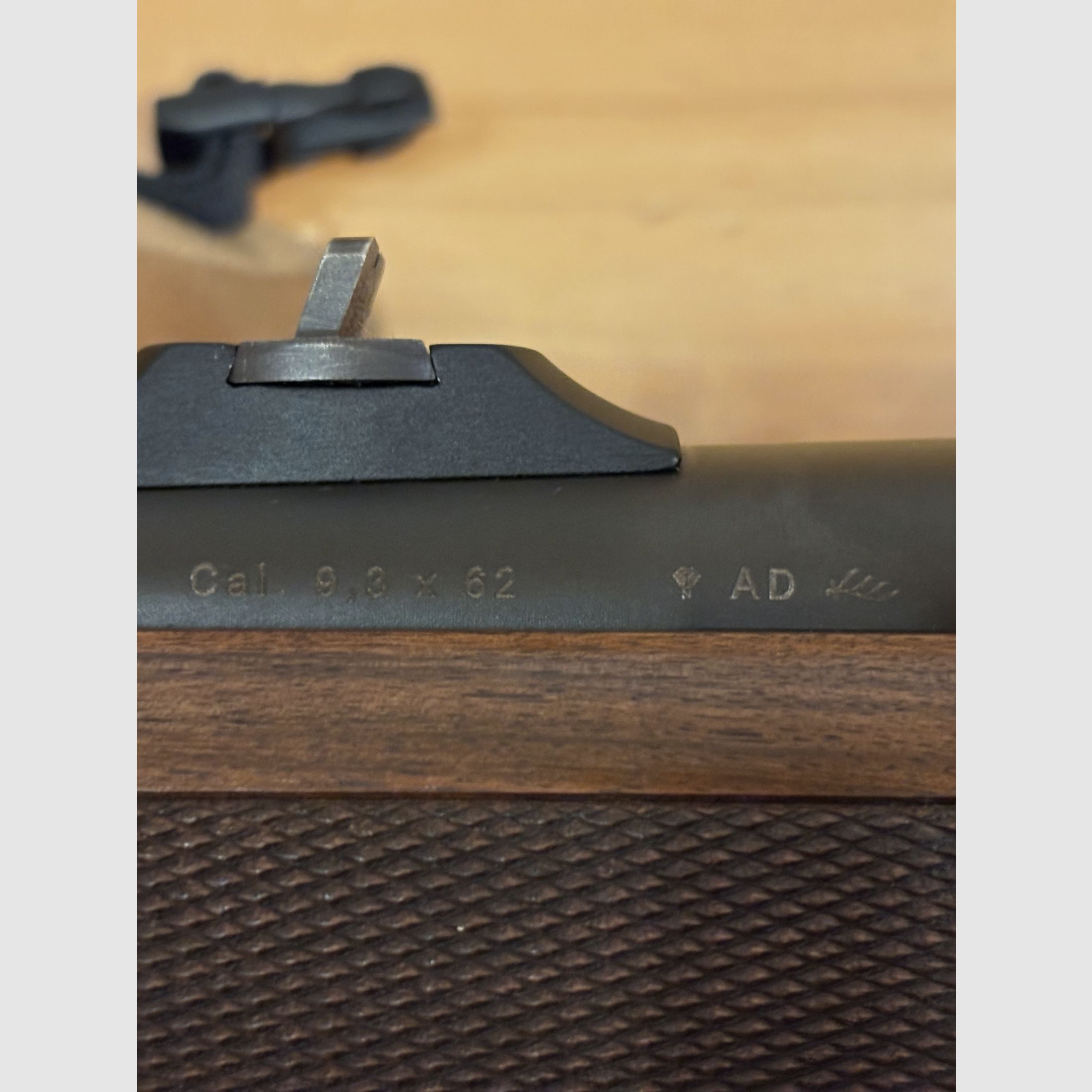 Heckler & Koch Halbautomatische Büchse Modell SL2000  9,3 x 62 mit Drückjagdglas  1-4 x 20 Leuchtabsehen 