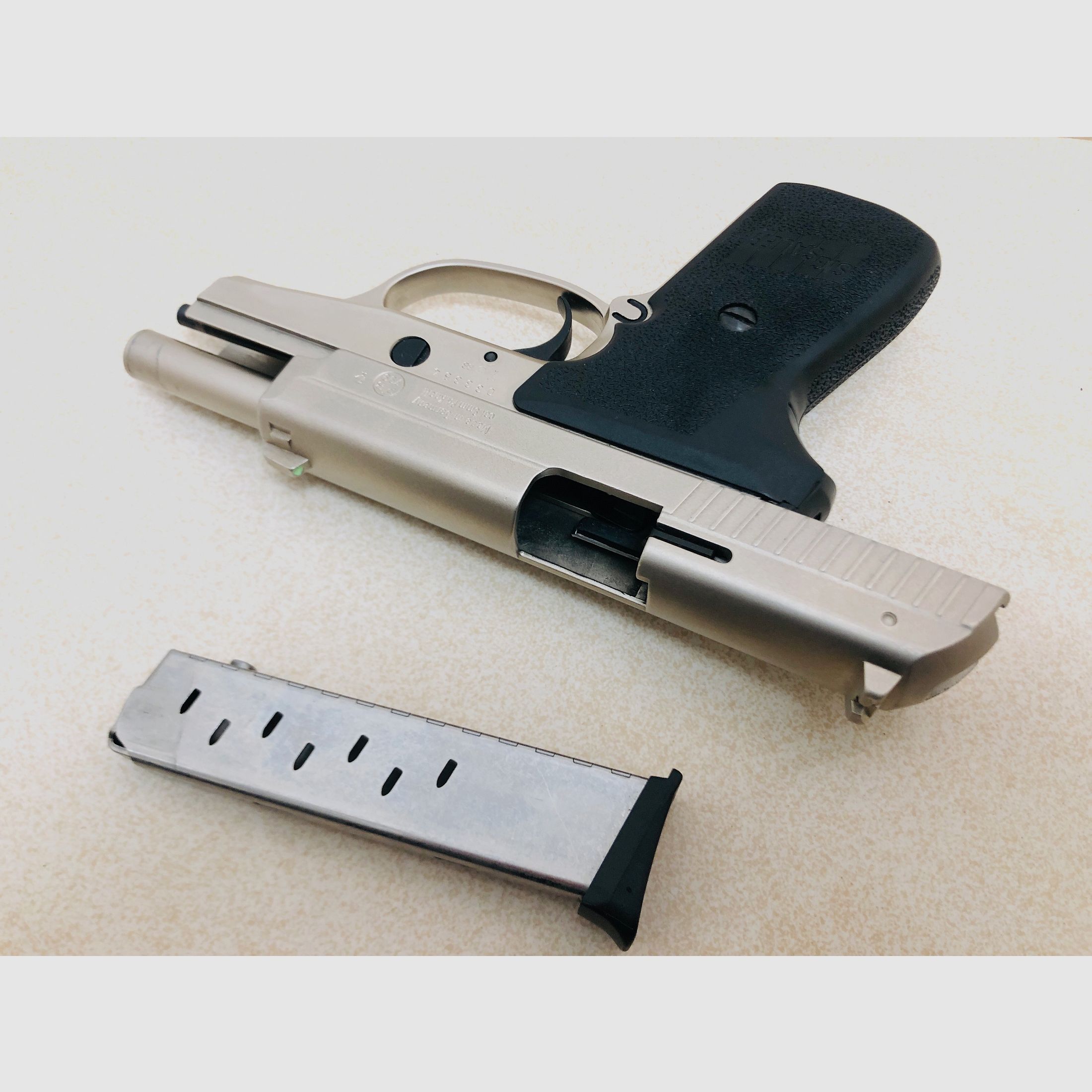 ••• SIG SAUER P239 pistolet d'alarme / Nickel / accessoires / OVP / PTB 799 •••